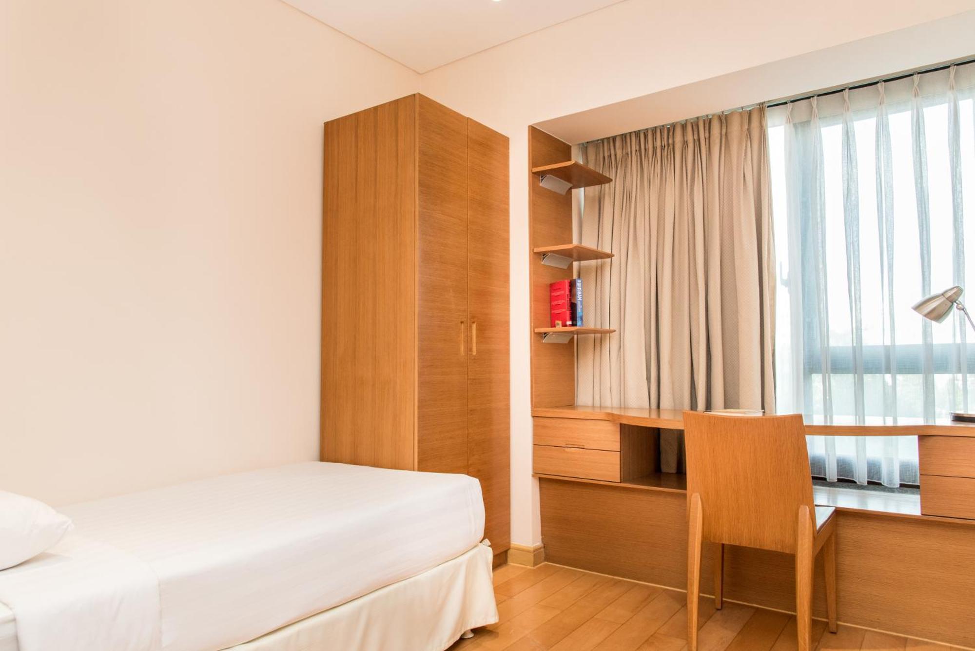 Khách sạn hẻo lánh Khu Căn Hộ Cao Cấp Sherwood 5*