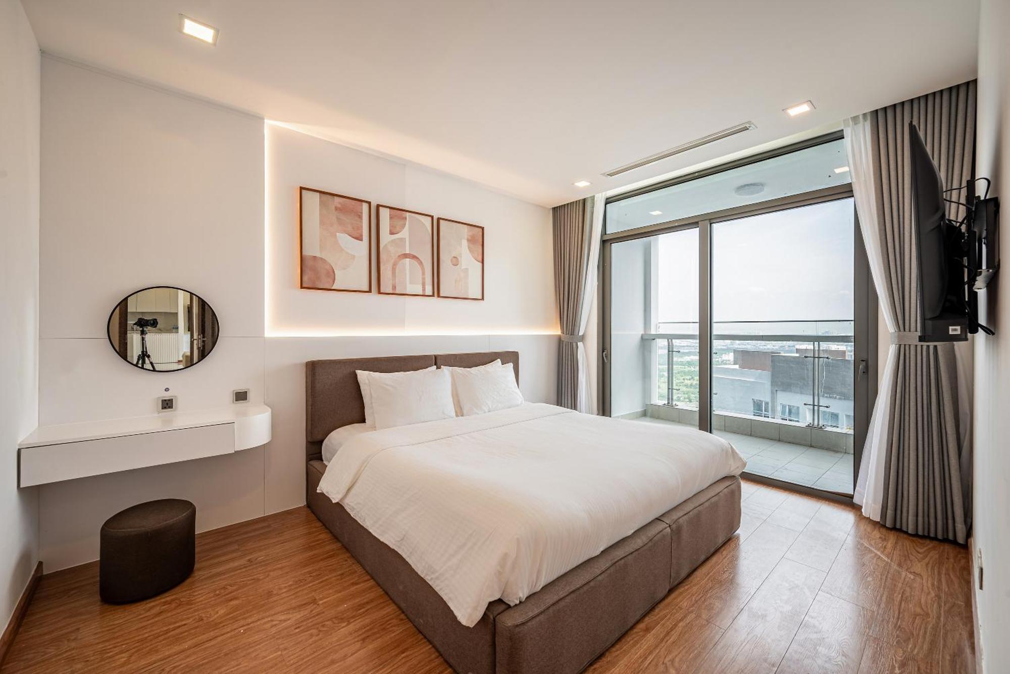 Vinhomes Central Park Luxury For Rent