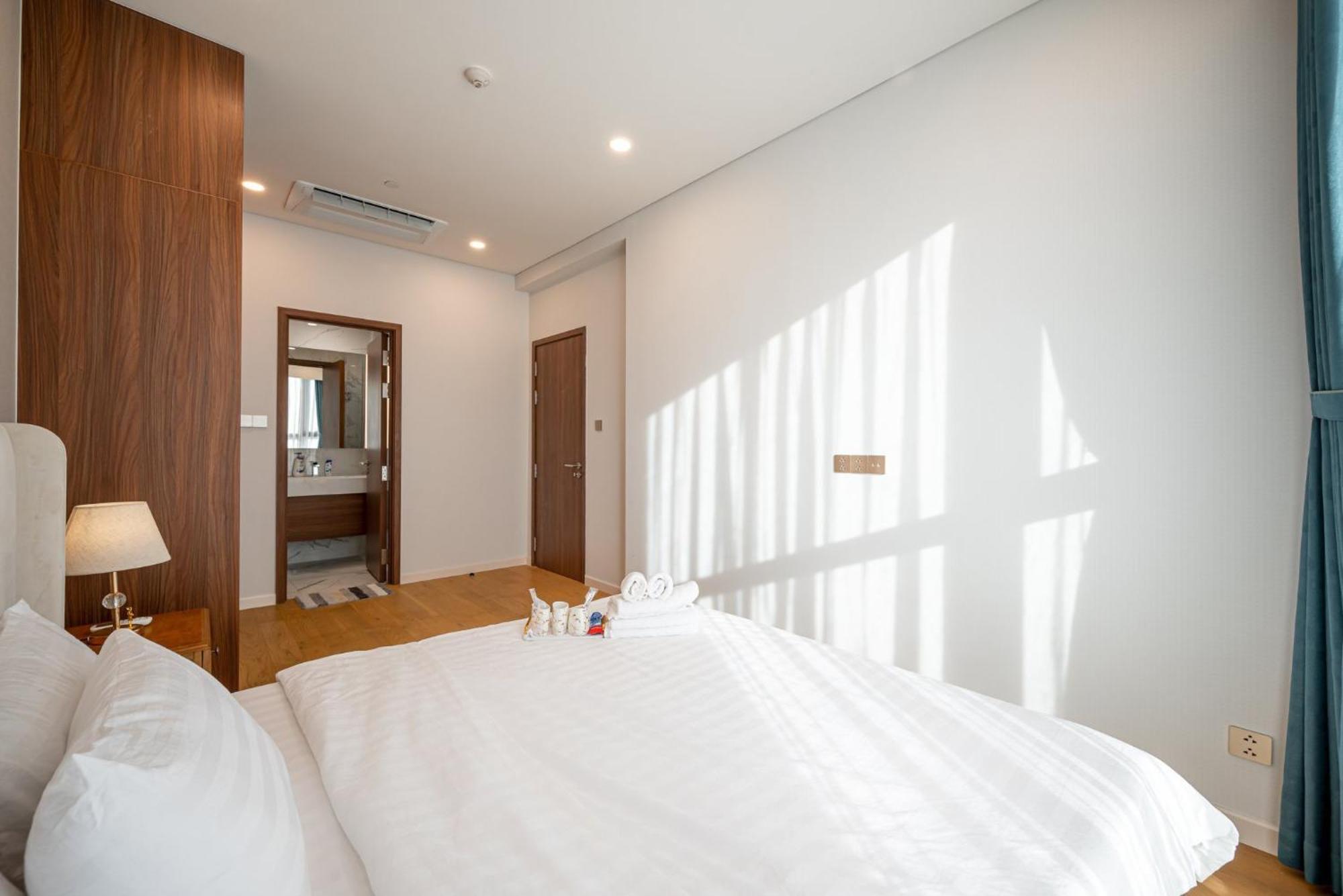 The Metropole *