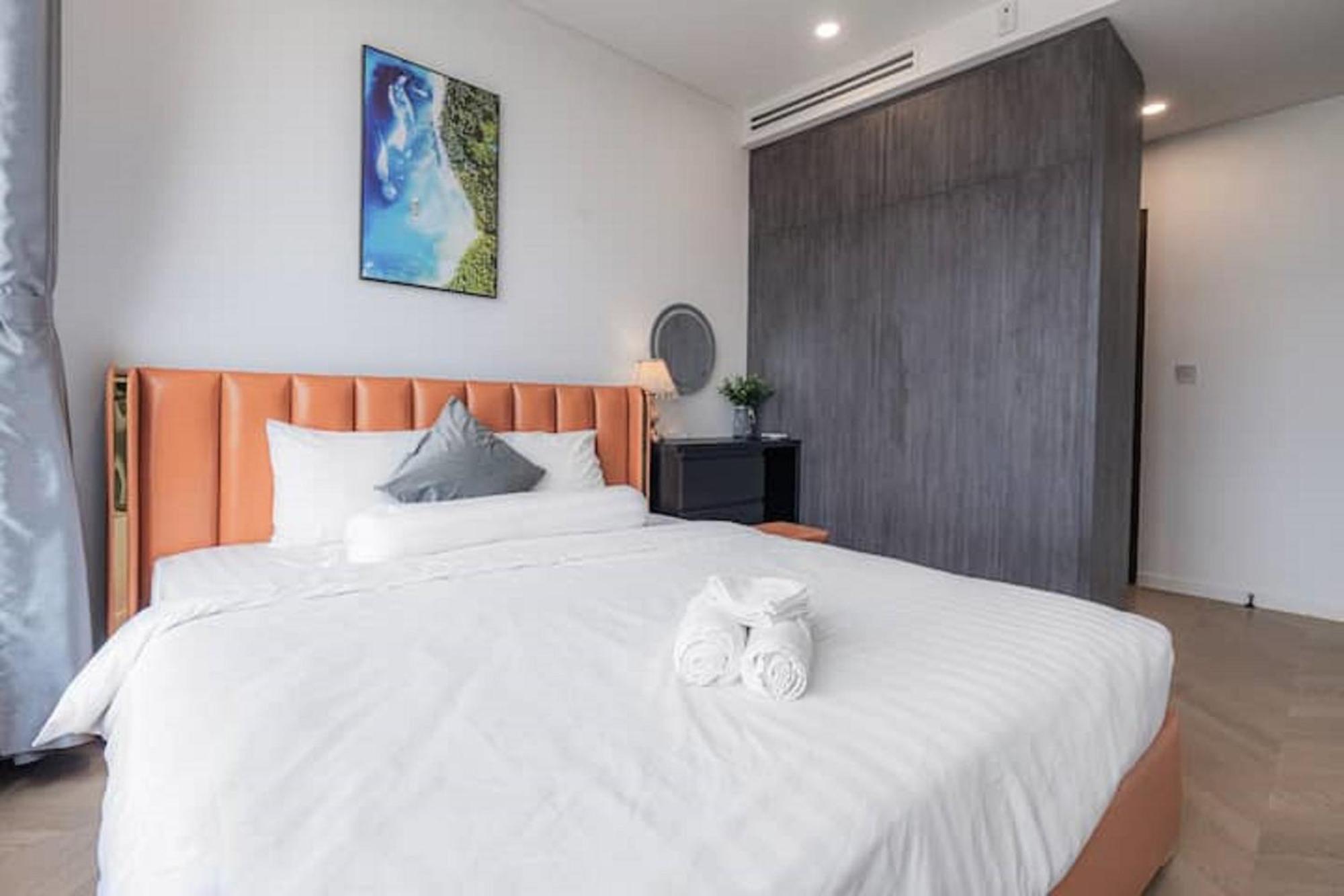 Odela Lumiere Riverside Luxury Vacation Apartment *