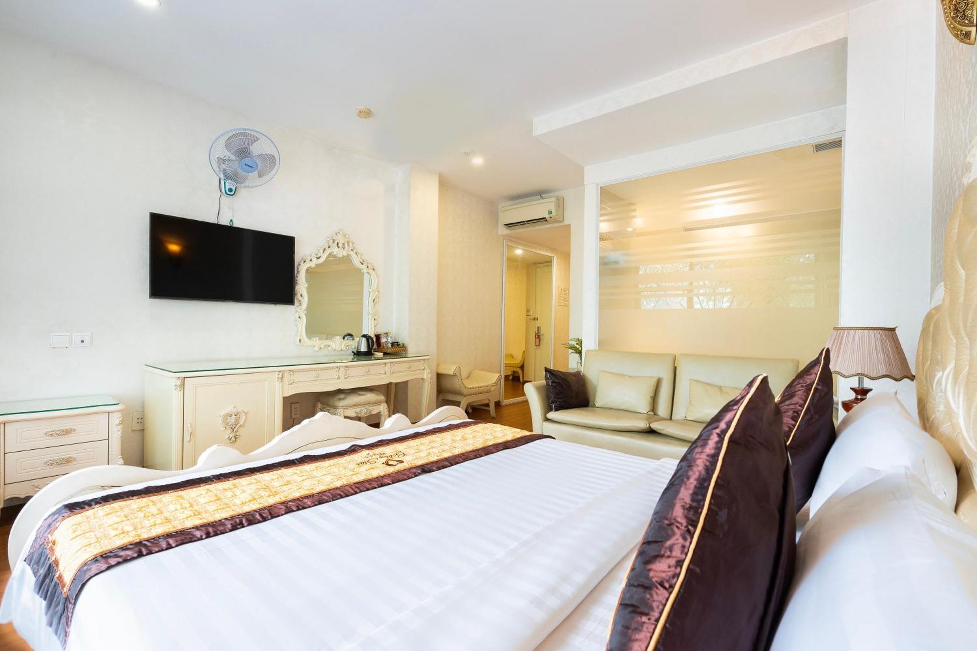 Golden Star Hotel 3*