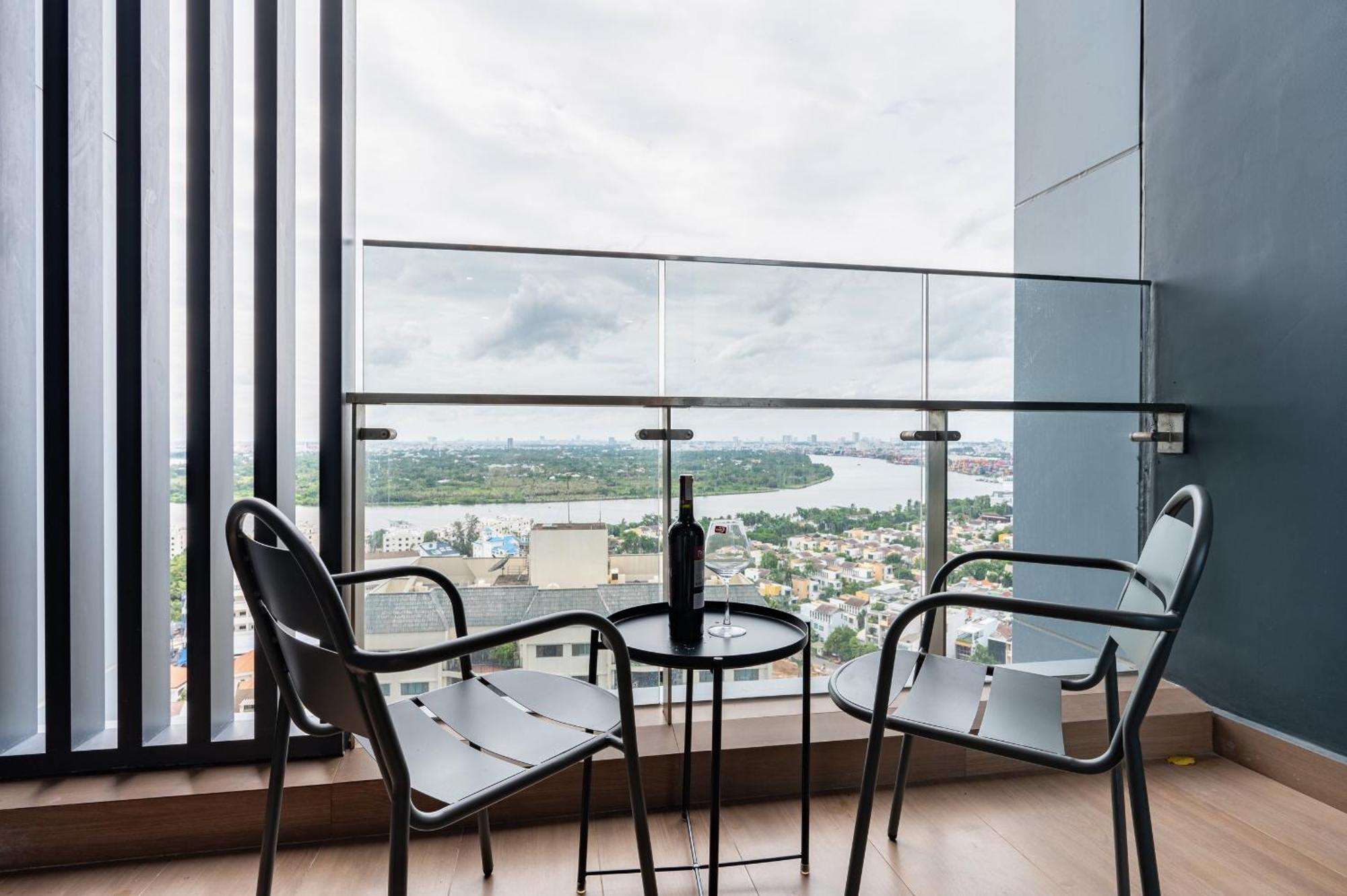 Lumiere Riverside - Raymond Holm - Luxurious 5-star *