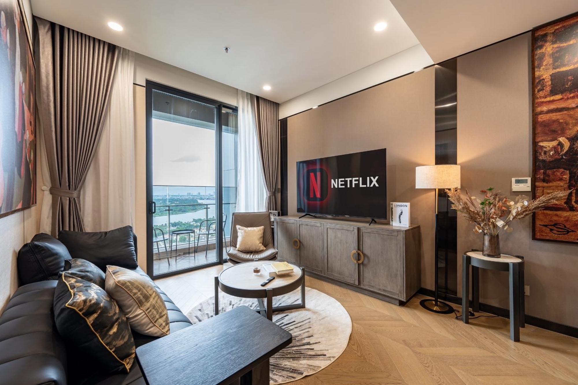 Lumiere Riverside - Raymond Holm - Luxurious 5-star