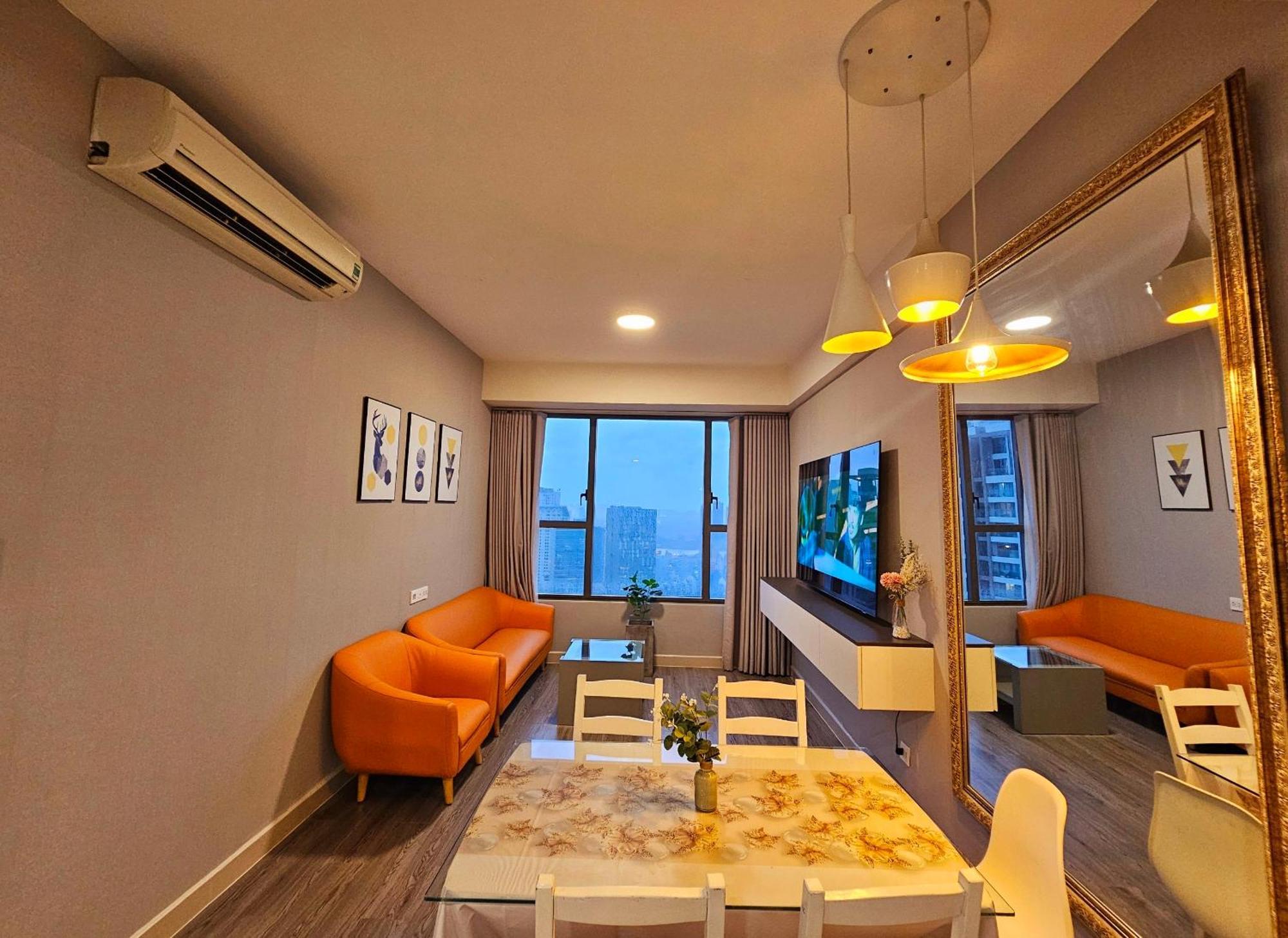 Local Pham Ngu Lao Hotel