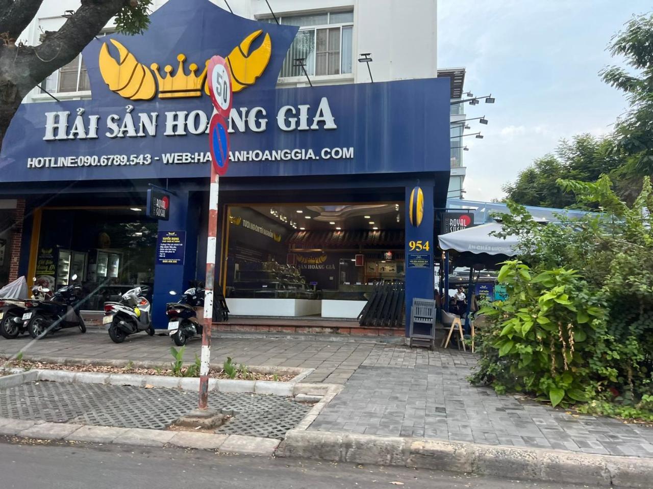 The Ascentia Phu My Hung Near Secc, Mall Apartment *