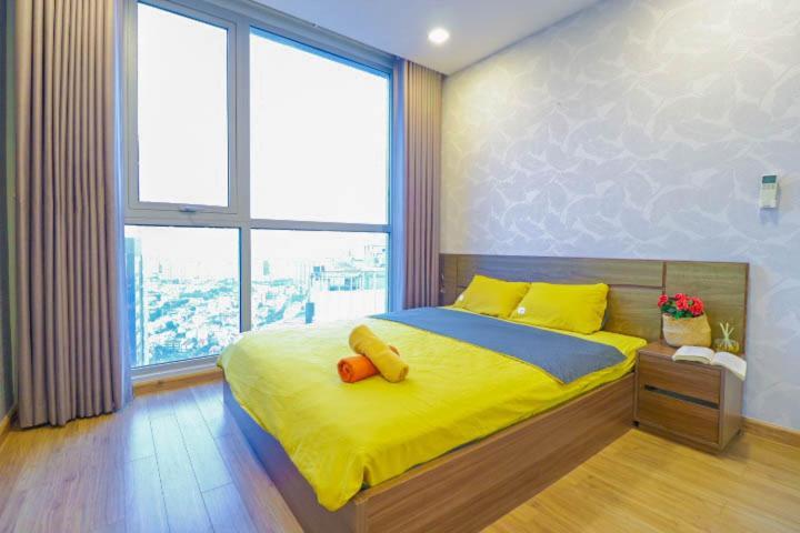 Chalton - Landmark 81 Area, Ice Rink & Grand Park Pangsapuri