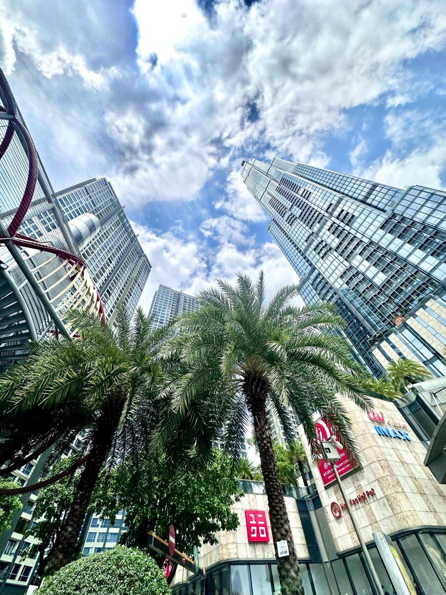 Chalton - Landmark 81 Area, Ice Rink & Grand Park Pangsapuri *