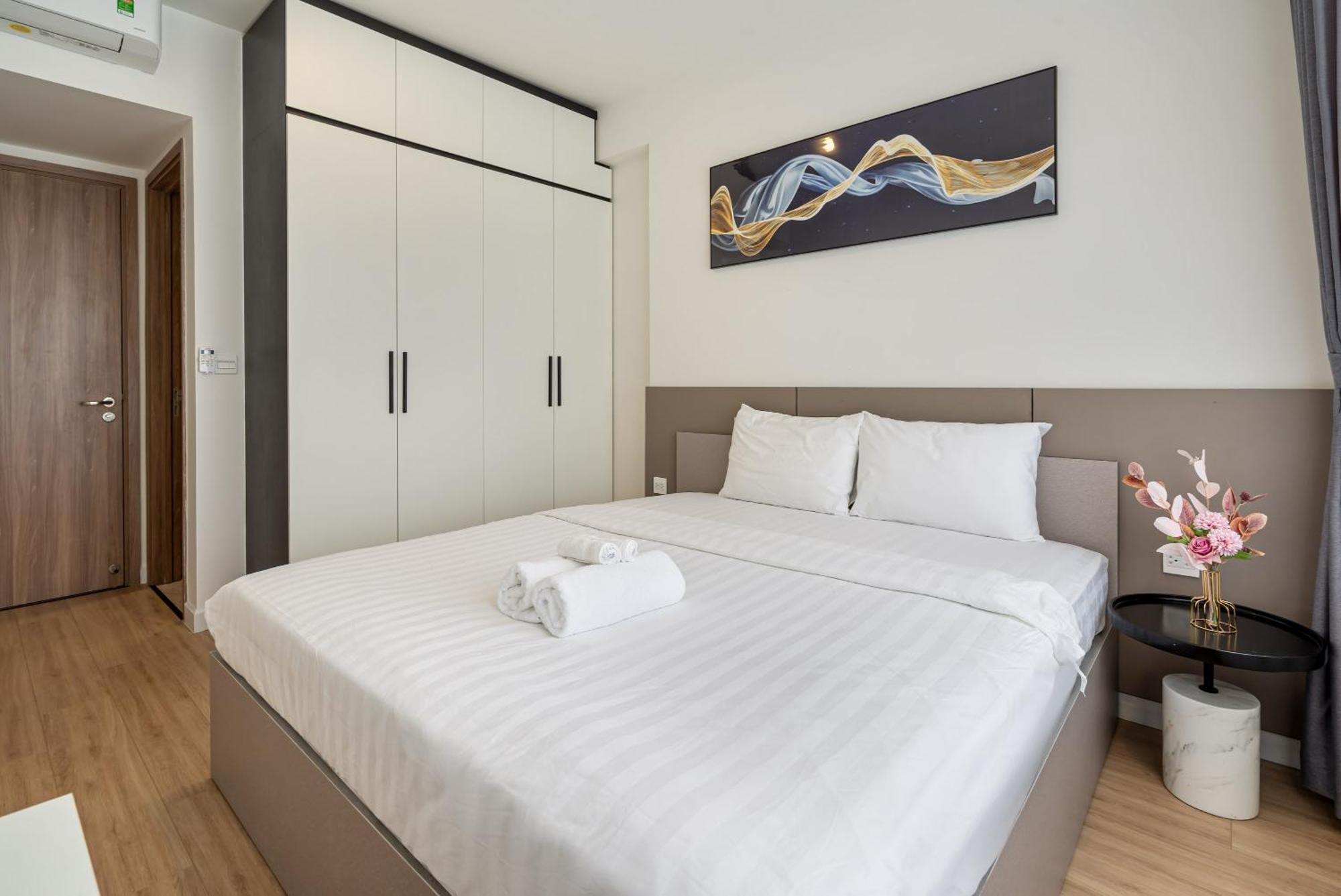 Aparthotel Otis Soho Saigon Balcony 4*