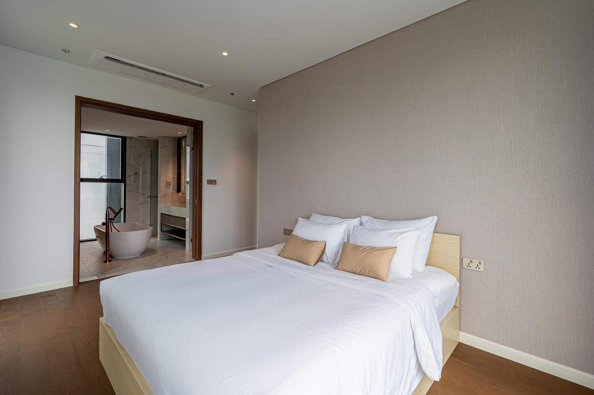 The Metropole Opera By Kaystay Apartment