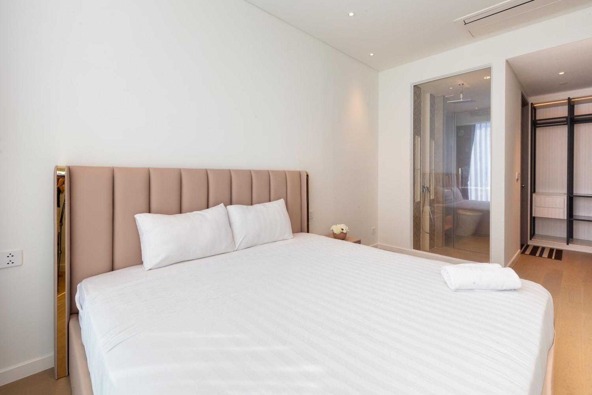 The Opera Cental Saigon Free Pool-gym-sauna Room- Golf Mini *