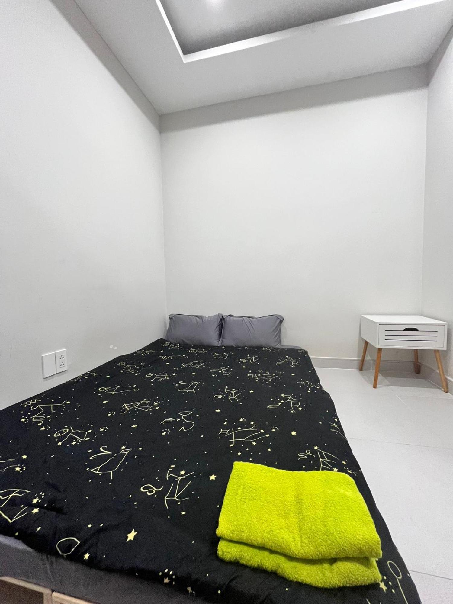 Kirakuan Parkview 2br Pool/gym/balcony * Ho Chi Minh City