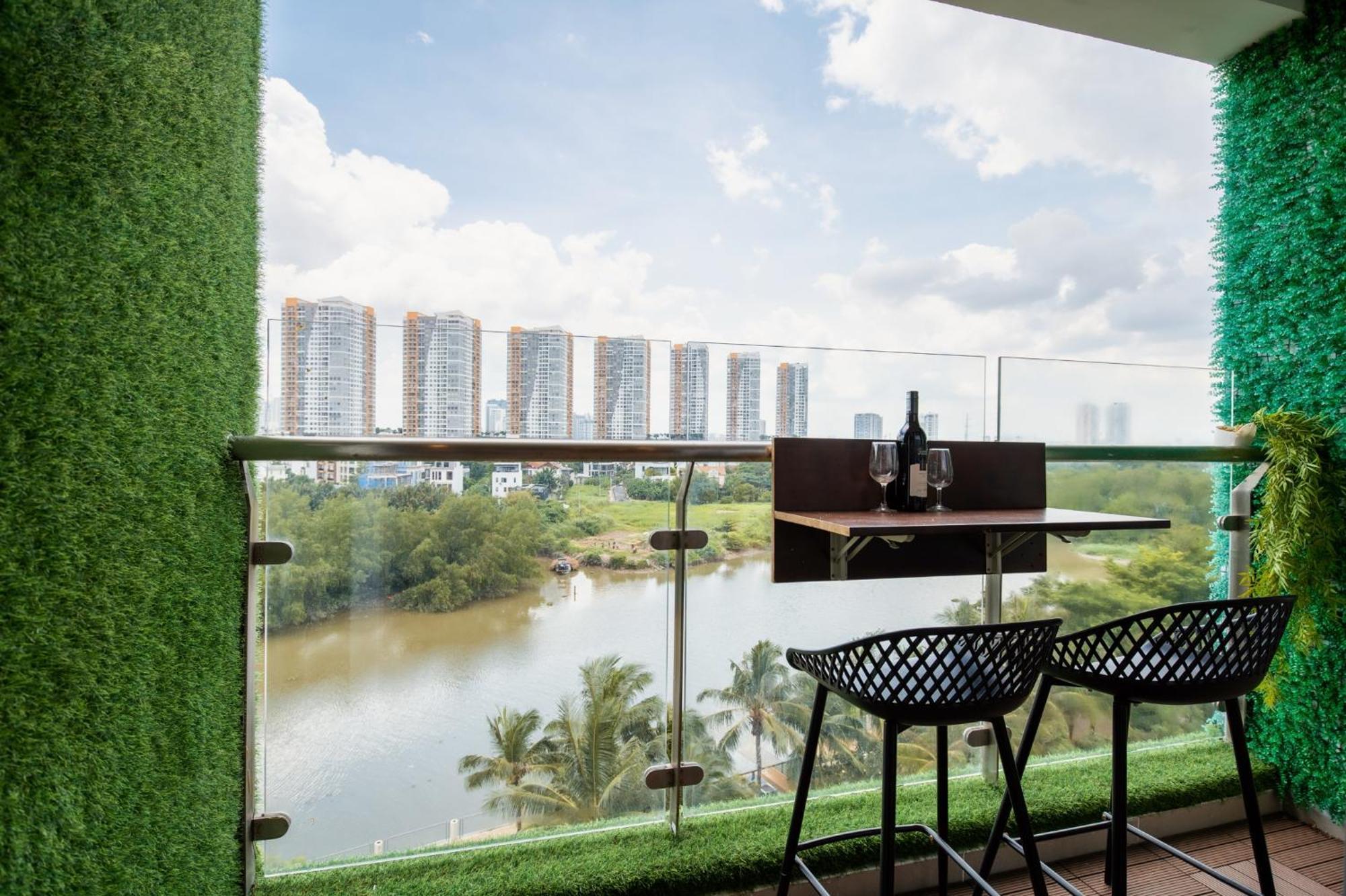 Diamond Island Apartment, Luxury 2-bedroom * Ho Chi Minh City