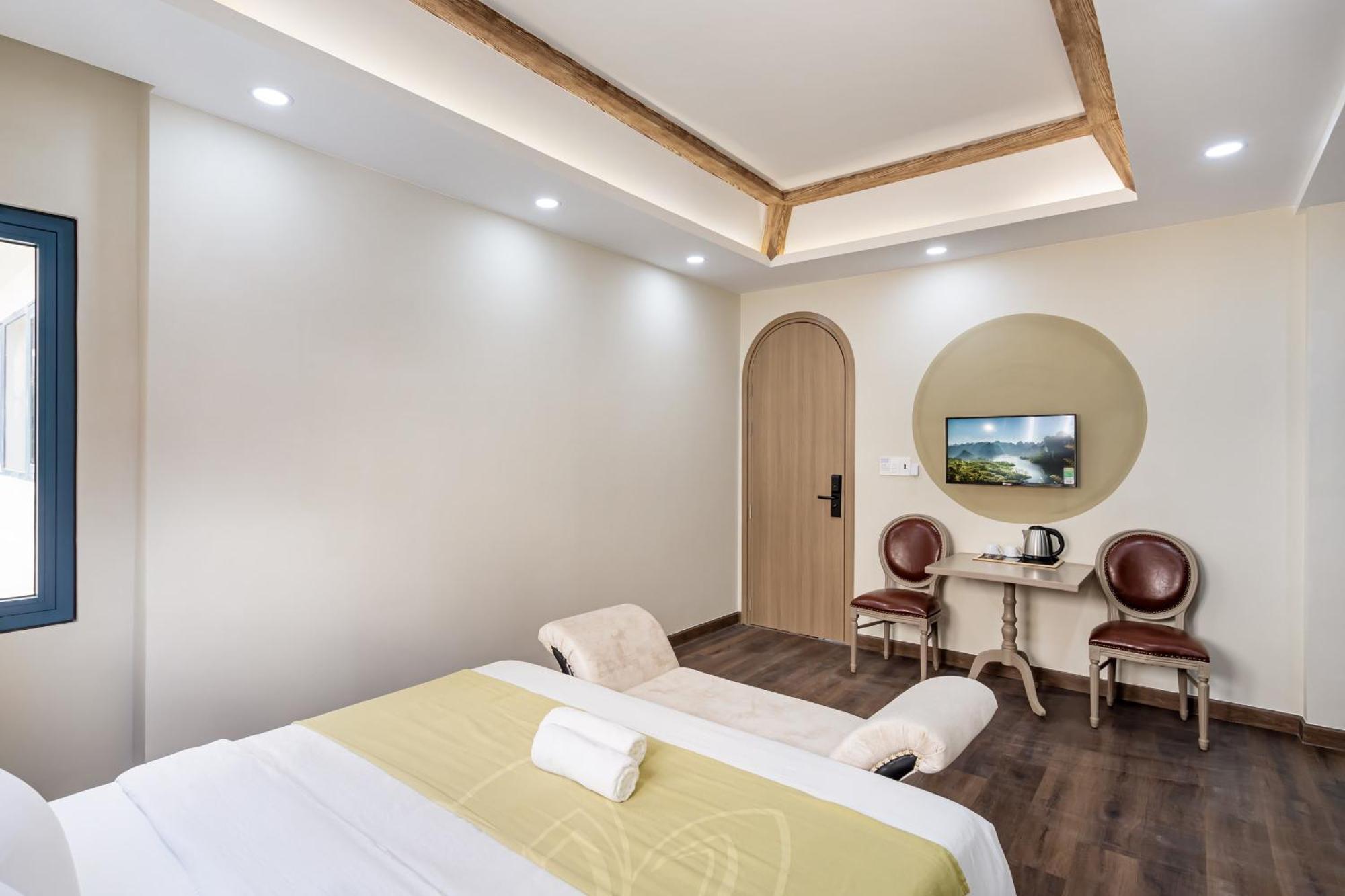 Jan Saigon Oasis Hotel