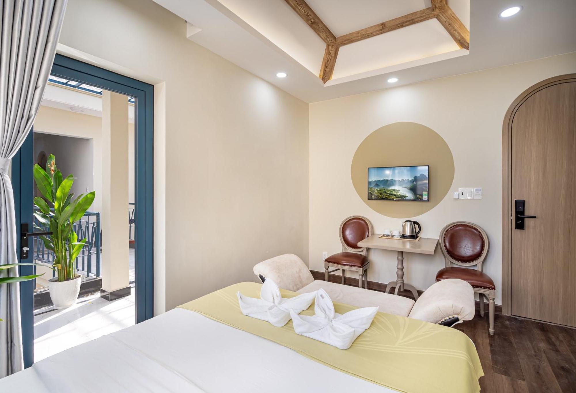 Jan Saigon Oasis Hotel *