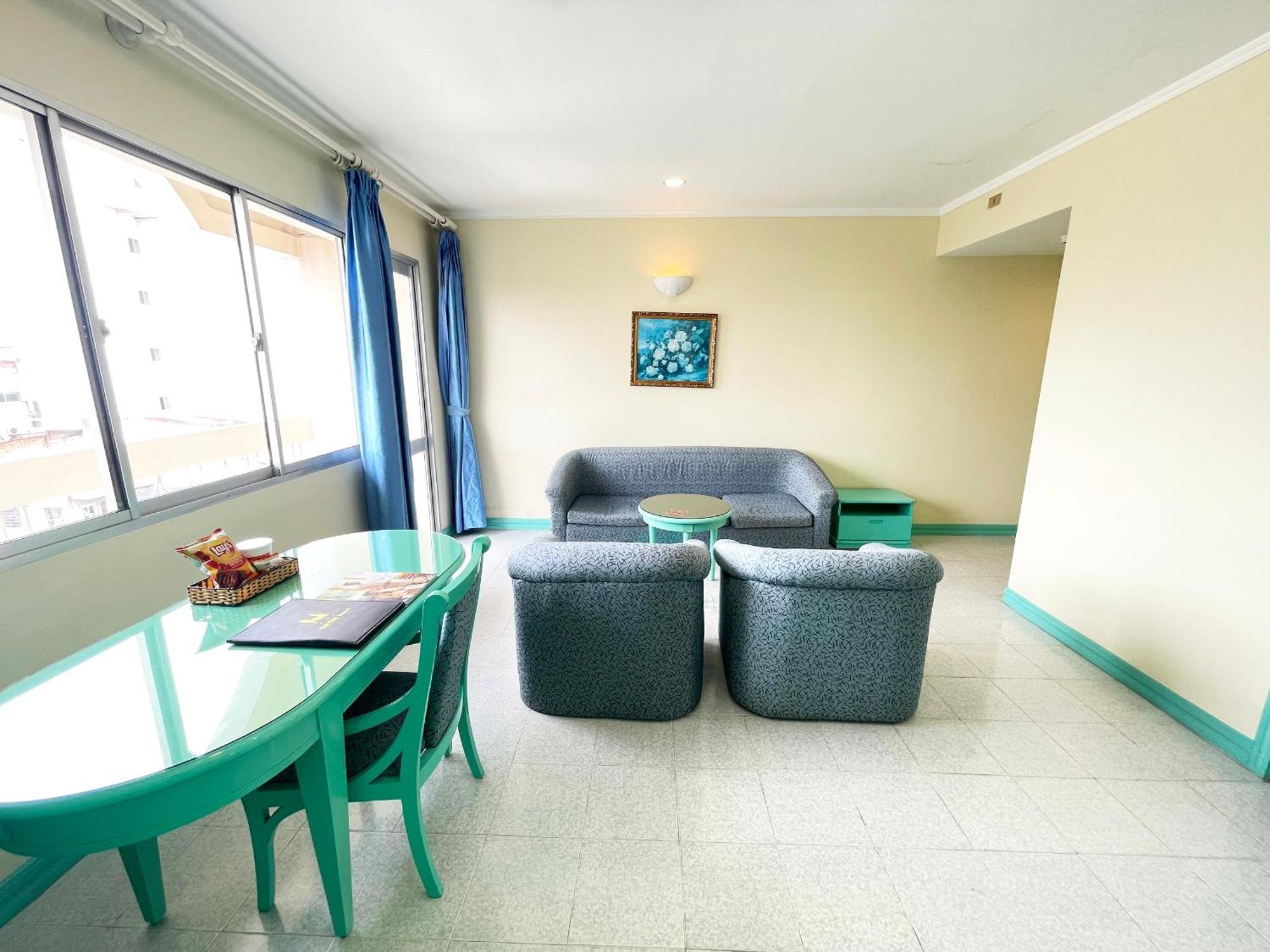 Hotel Bat Ho Chi Minh City