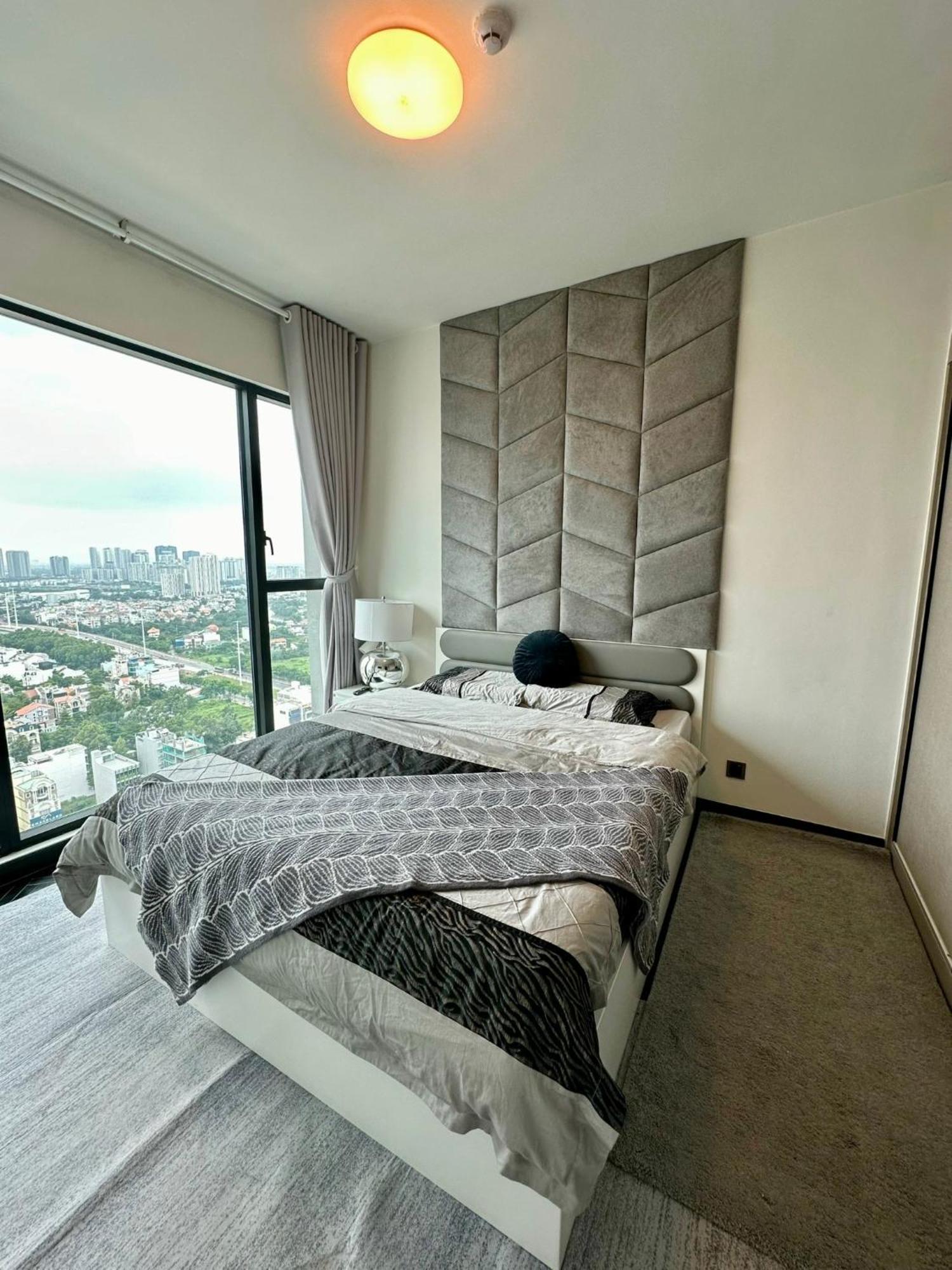 Feliz Luxurry Duplex Saigon Apartment *