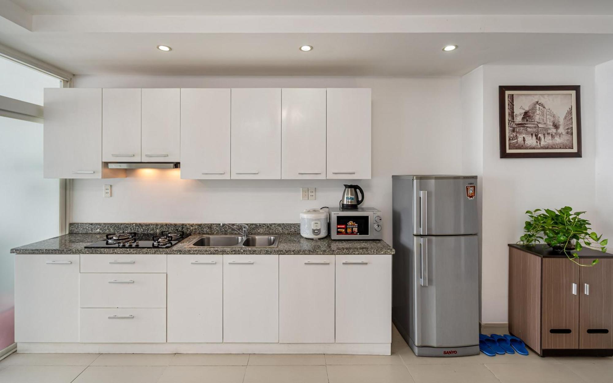 Apartment Otis - Balcony View - Steps From Bui Vien - International Plaza Building - District 1 Ho Chi Minh City