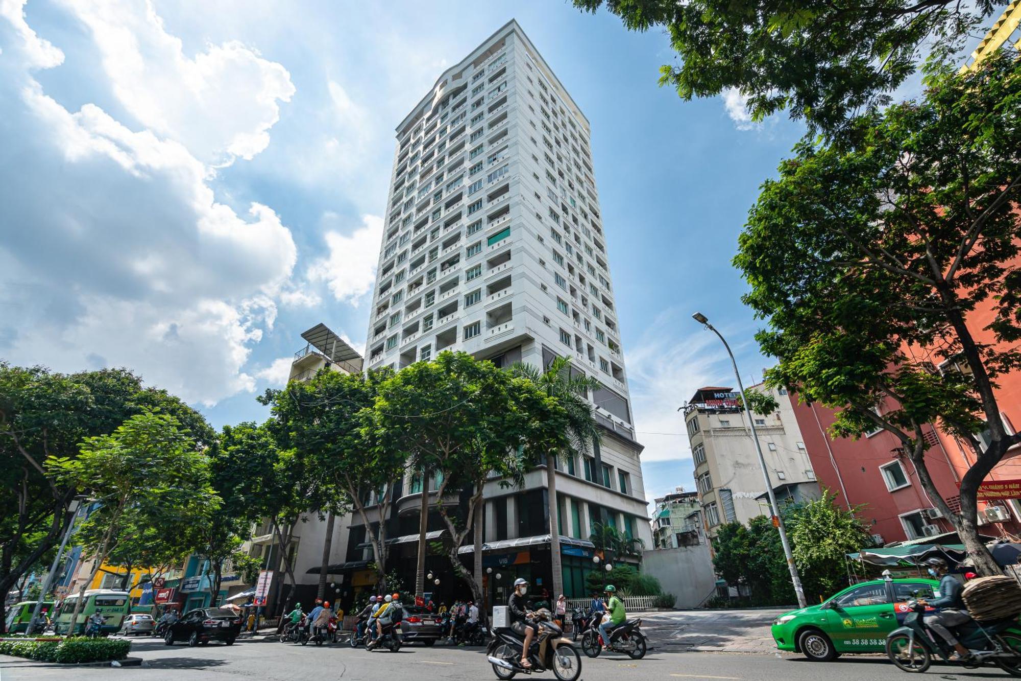 Otis - Balcony View - Steps From Bui Vien - International Plaza Building - District 1 Apartment Ho Chi Minh City