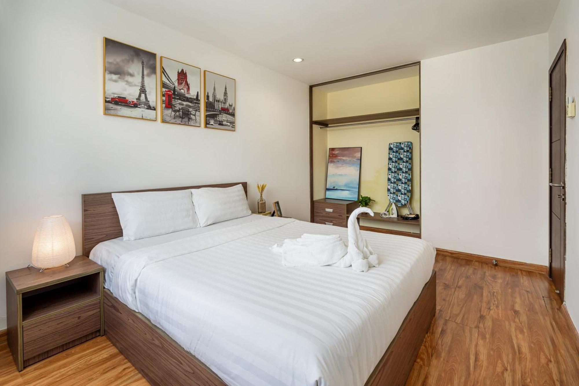 Otis - Balcony View - Steps From Bui Vien - International Plaza Building - District 1 Apartment *