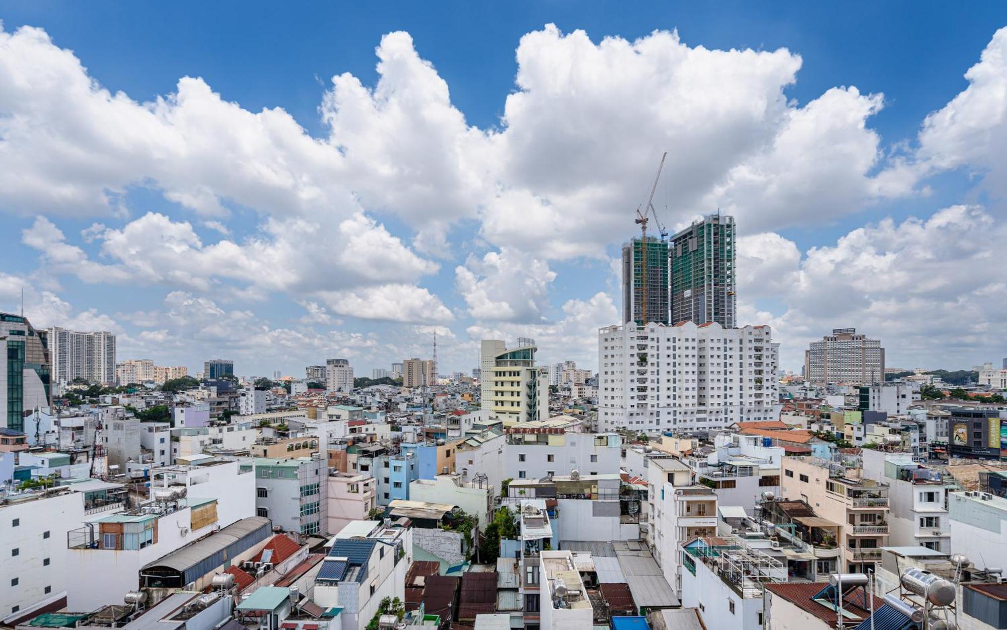 Otis - Balcony View - Steps From Bui Vien - International Plaza Building - District 1