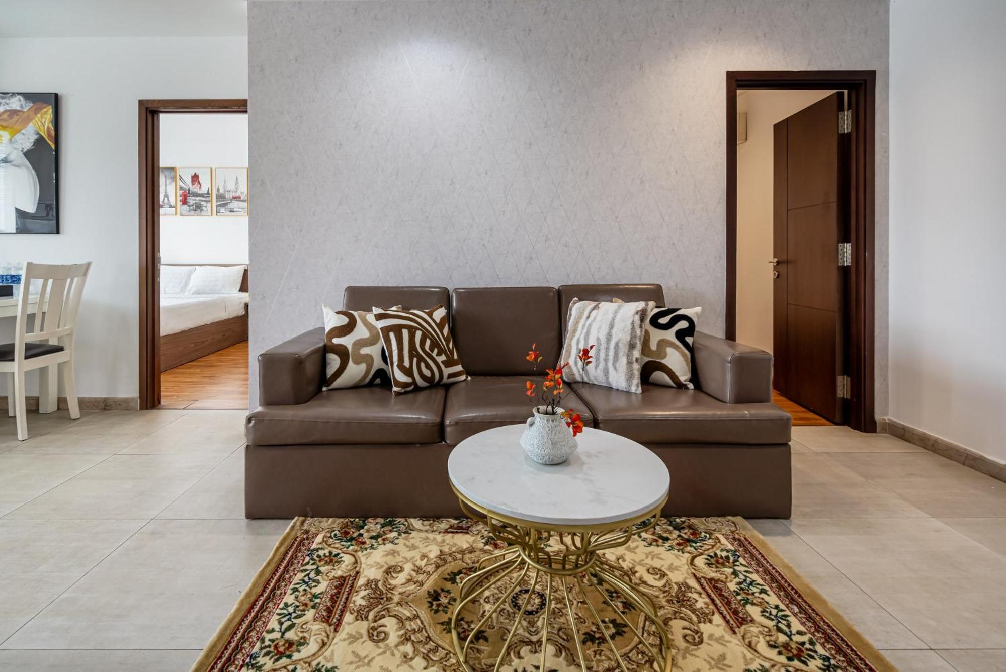 Otis - Balcony View - Steps From Bui Vien - International Plaza Building - District 1
