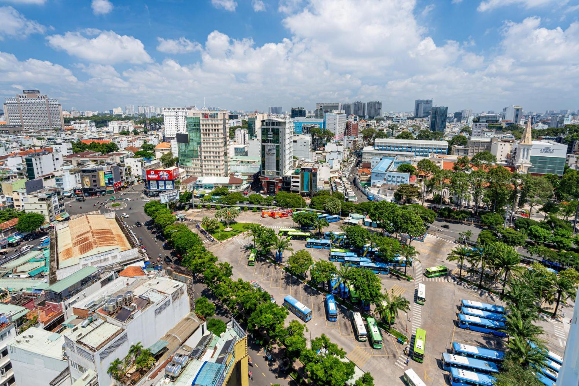 Apartment Otis - Balcony View - Steps From Bui Vien - International Plaza Building - District 1 Ho Chi Minh City