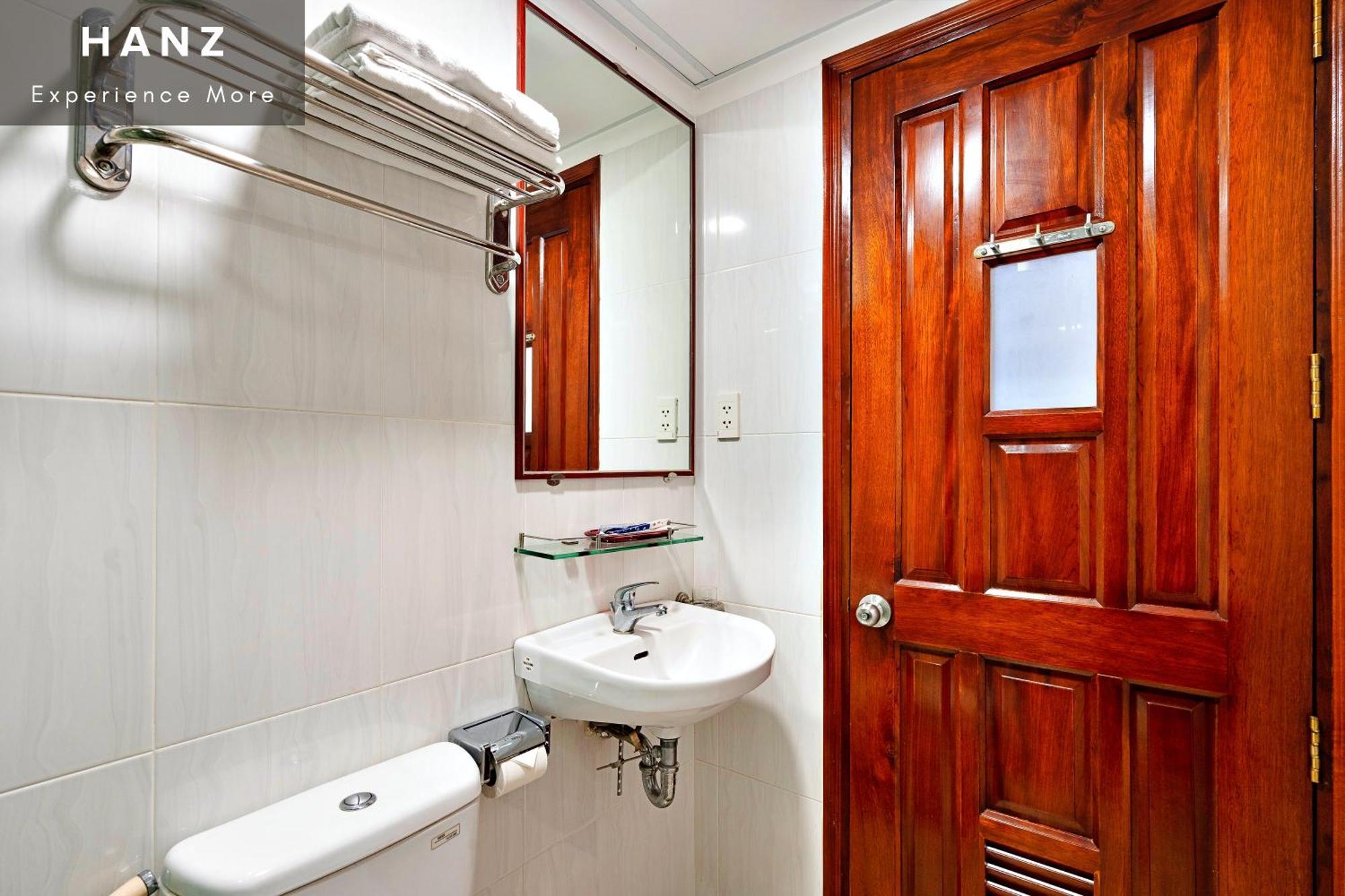 Hotel S169 Le Thanh Ton