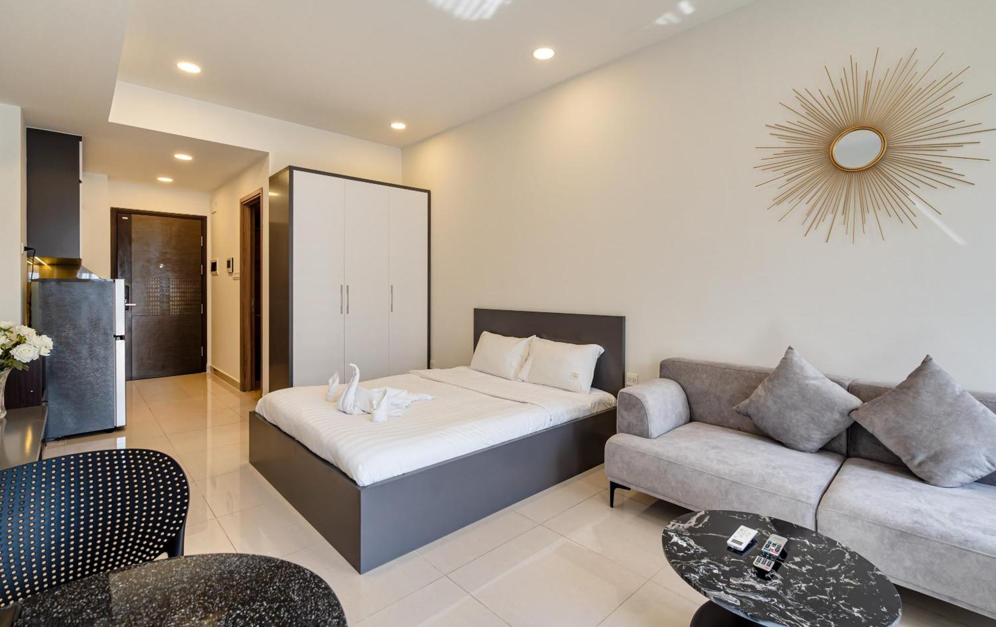 Otis - Soho District 1 - Near Bui Vien *