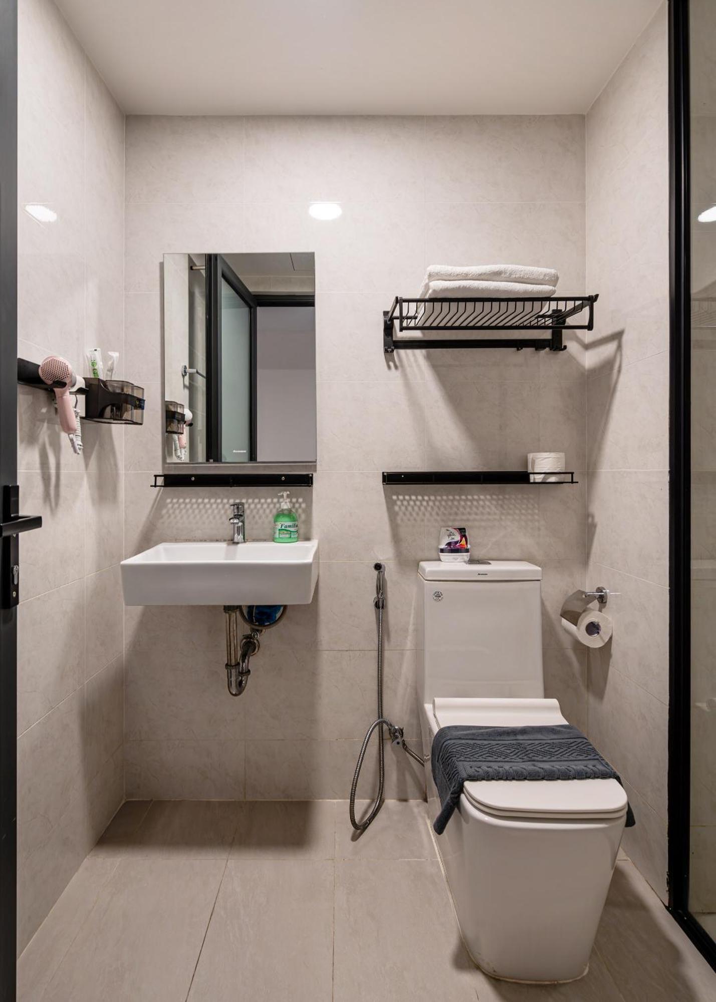 Otis - Soho District 1 - Near Bui Vien Apartment *