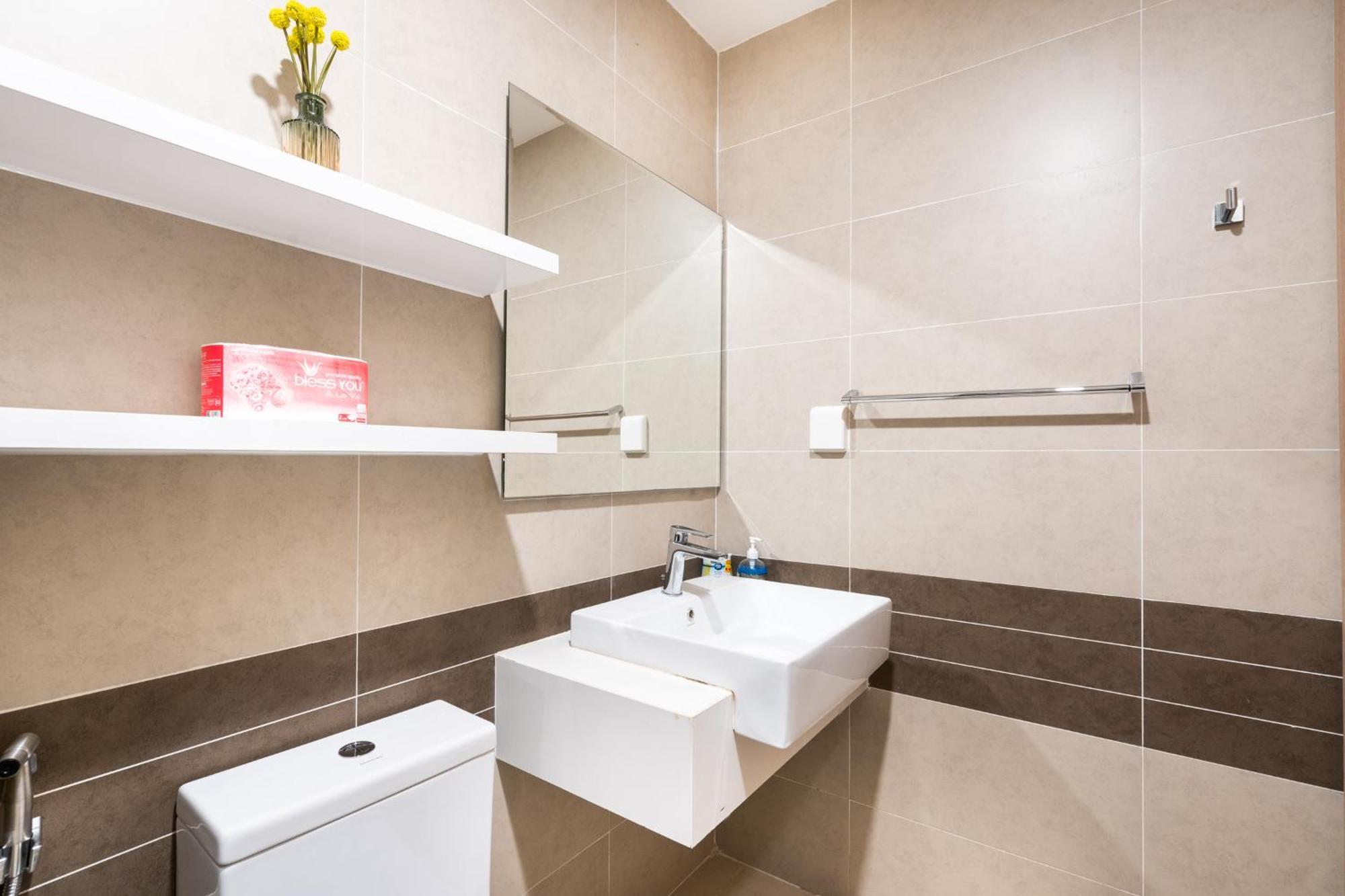 Henry - Rivergate * Ho Chi Minh City