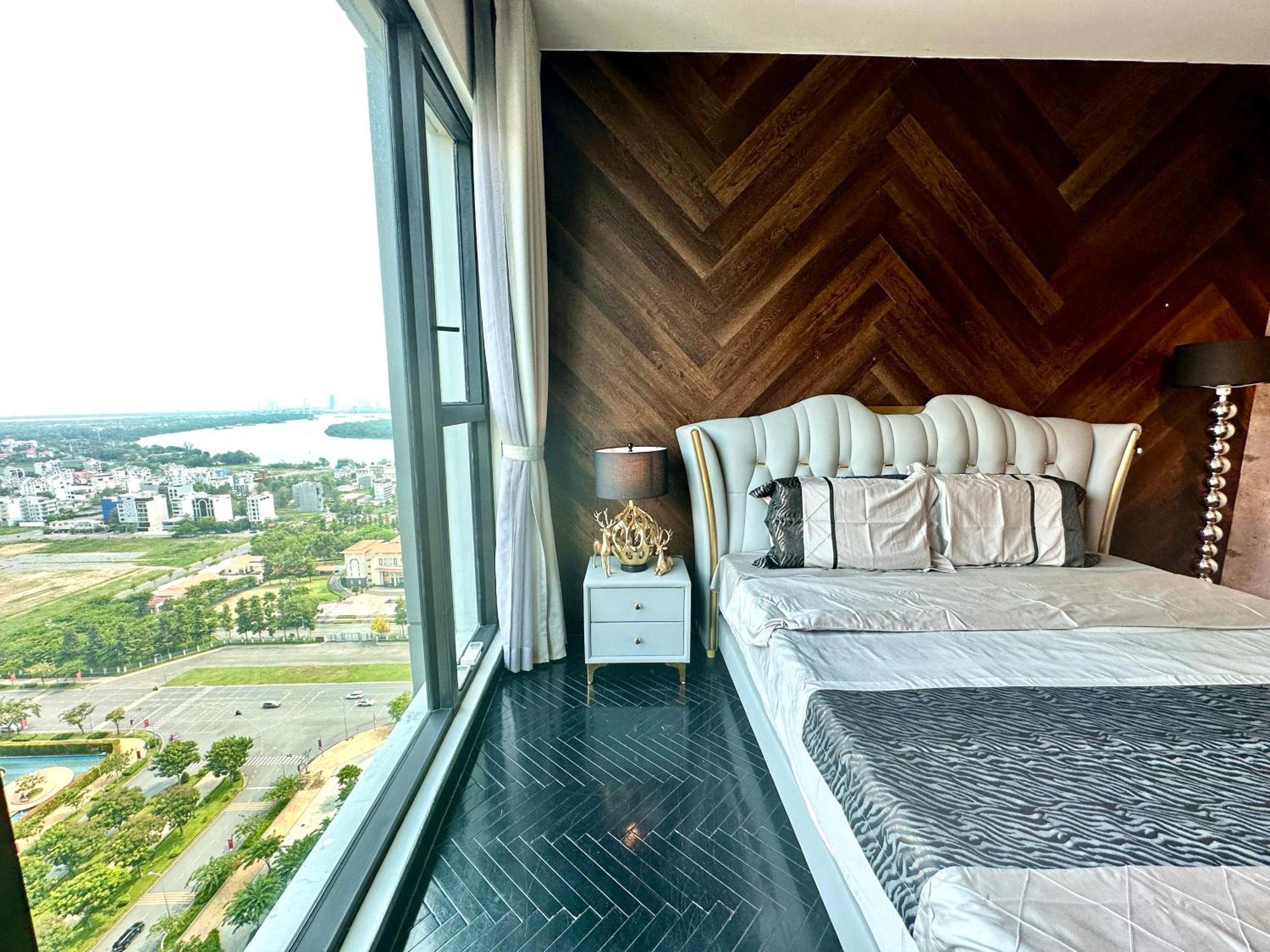 Feliz Luxurry Duplex Saigon Apartment