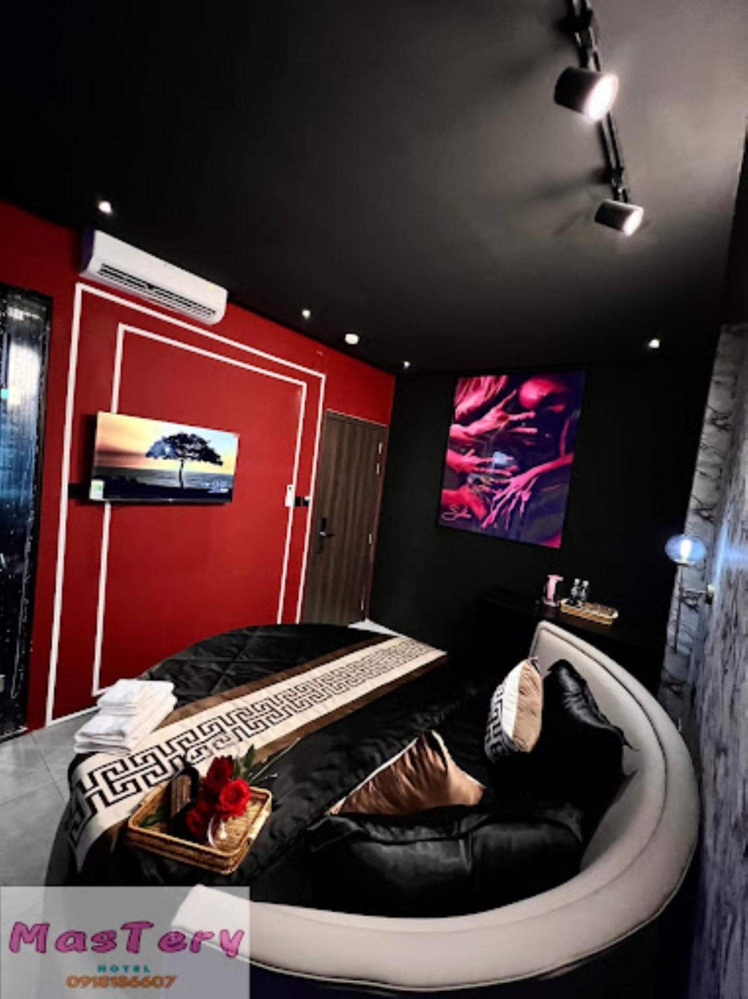 Mastery Hotel *