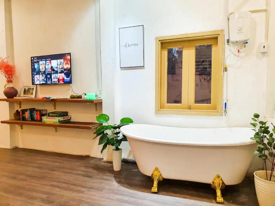 Saigon Hideout New World View TP. Hồ Chí Minh