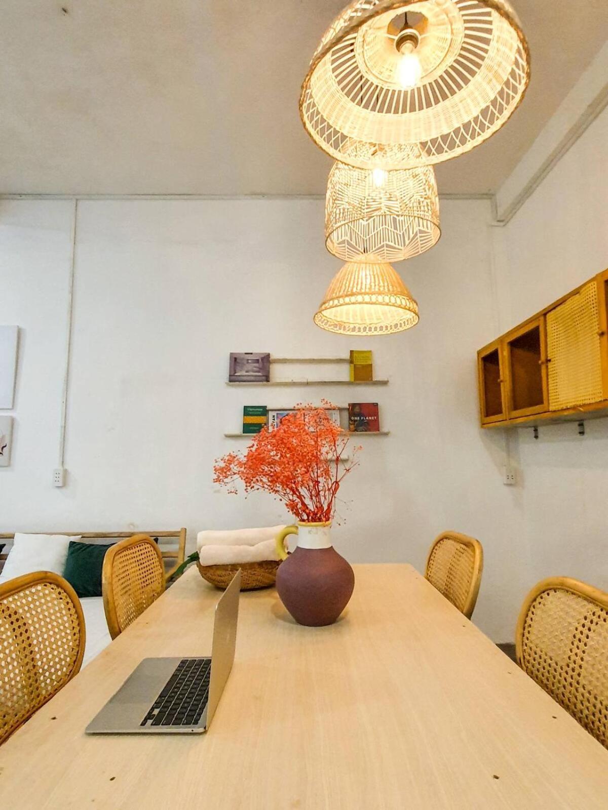 Saigon Hideout New World View TP. Hồ Chí Minh