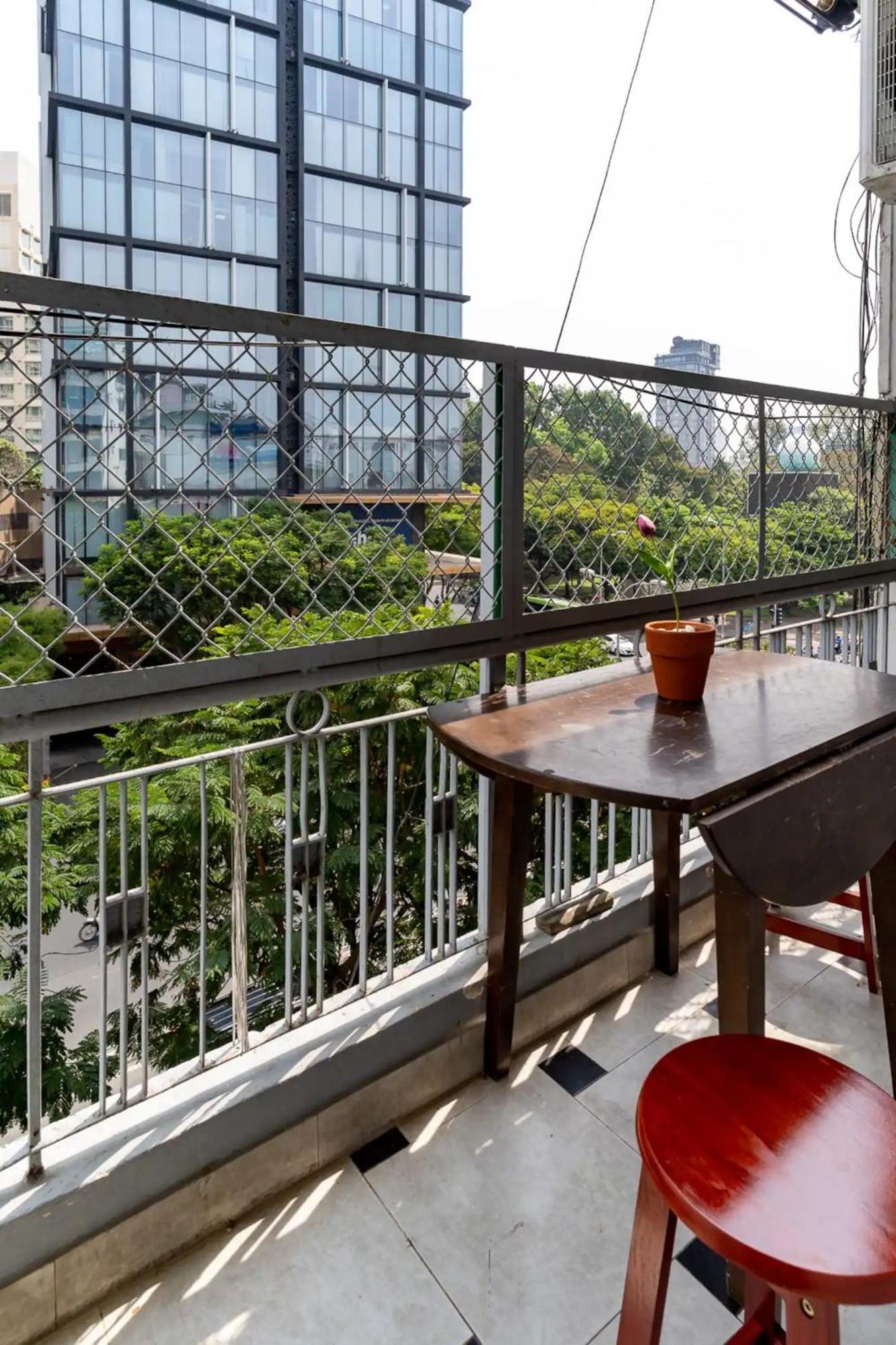 Saigon Hideout New World View *