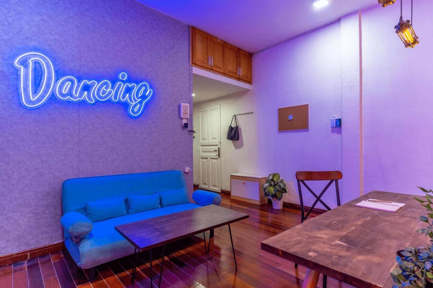 Căn hộ Saigon Hideout New World View *