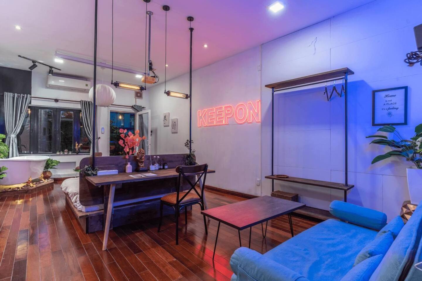 Saigon Hideout New World View * TP. Hồ Chí Minh