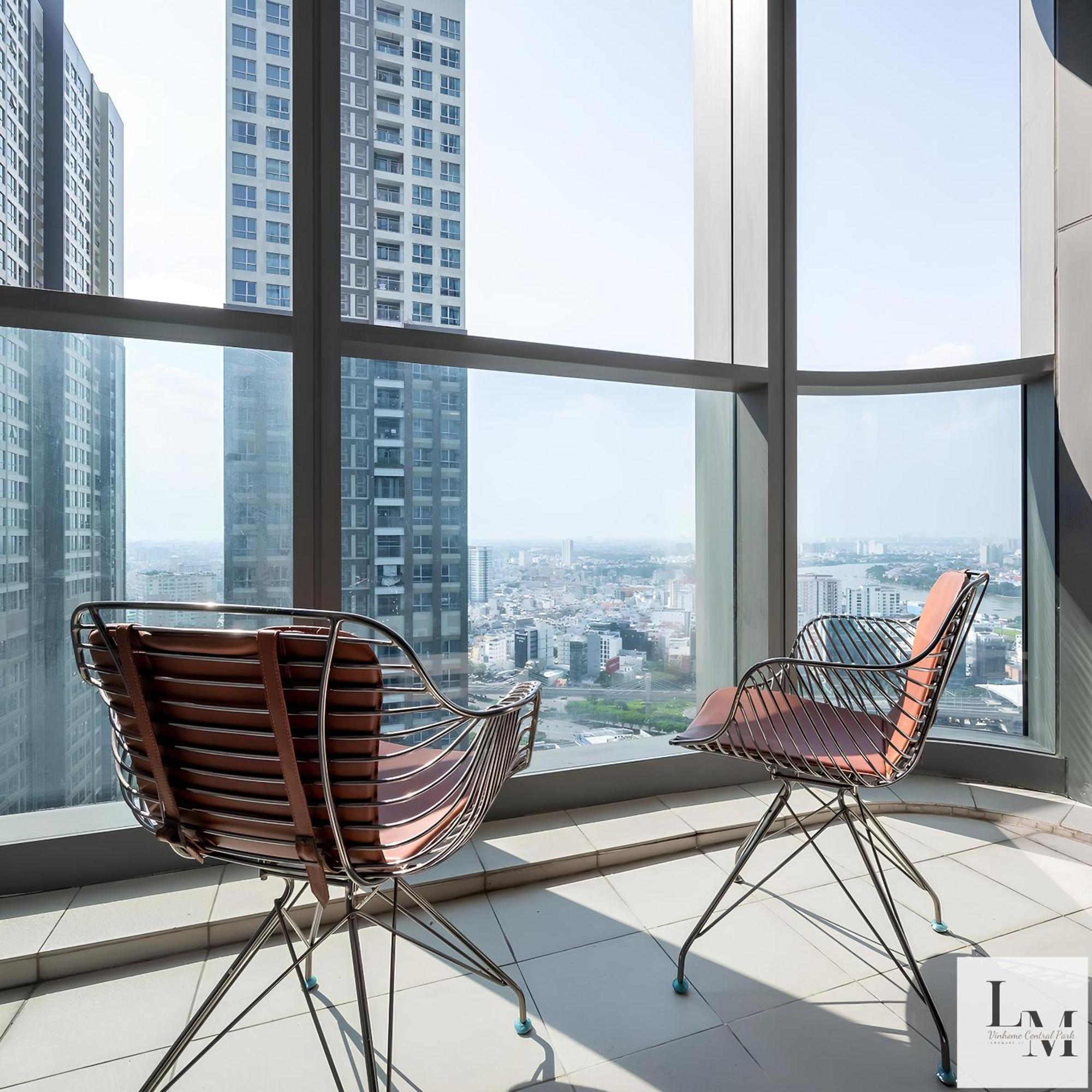Landmark Center Apartment