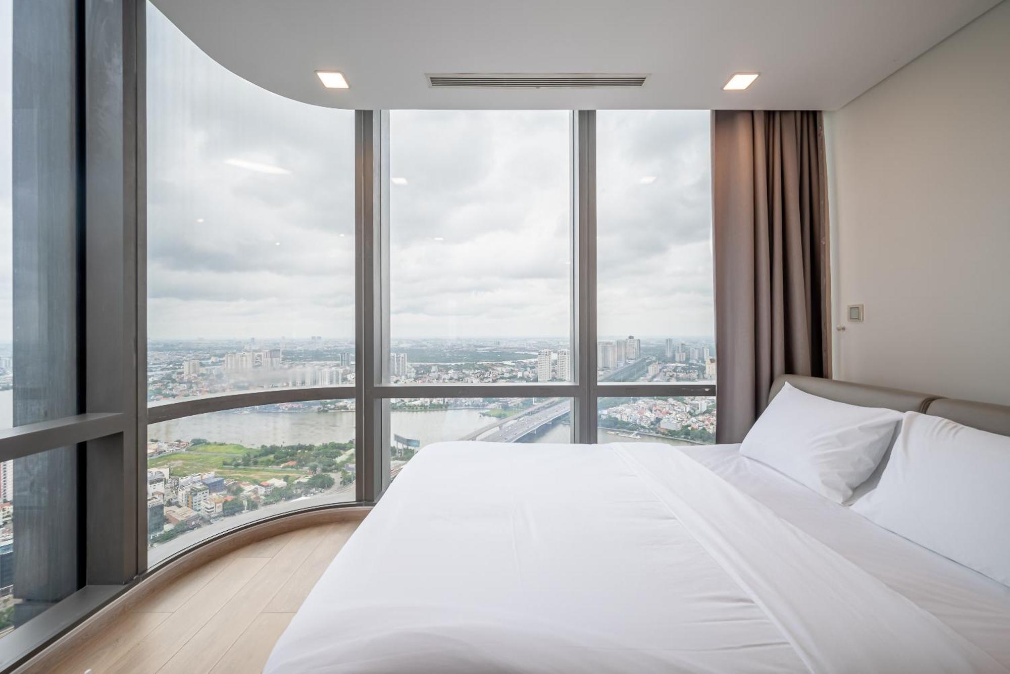 Landmark Center Apartment