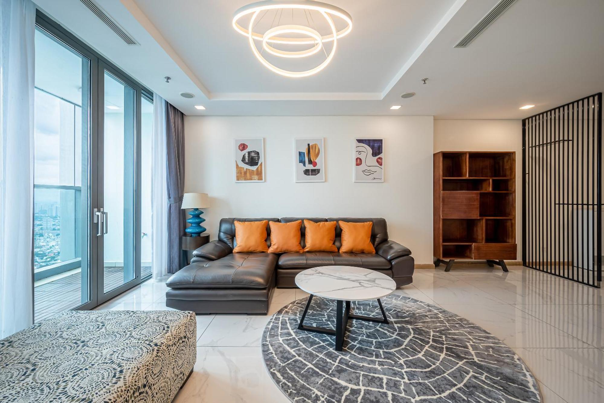 Landmark Center Apartment *
