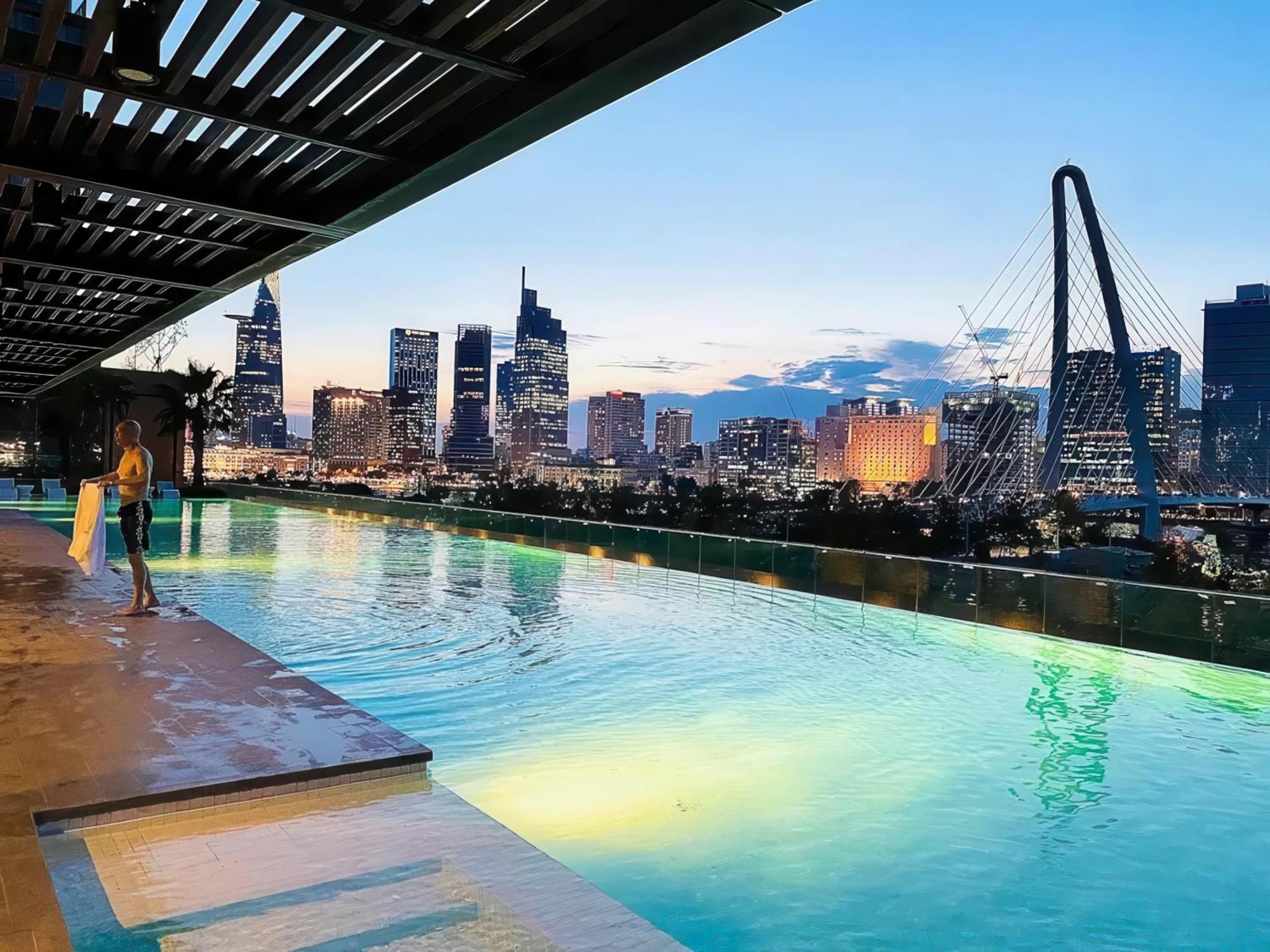 The Metropole - Horizon View Riverside D2 Apartment *