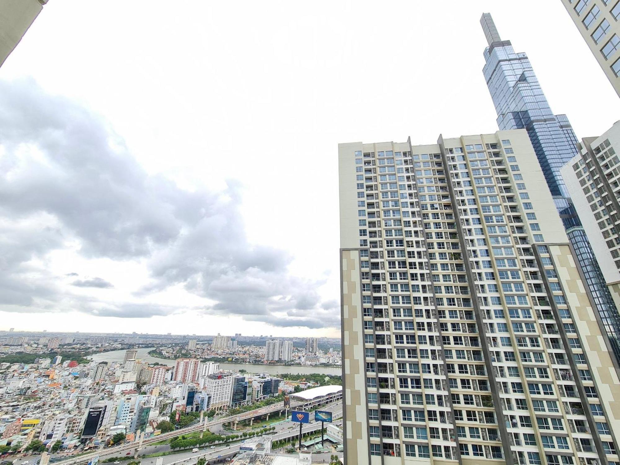 2 Bed At Landmark Plus - Vinhomes Apartment