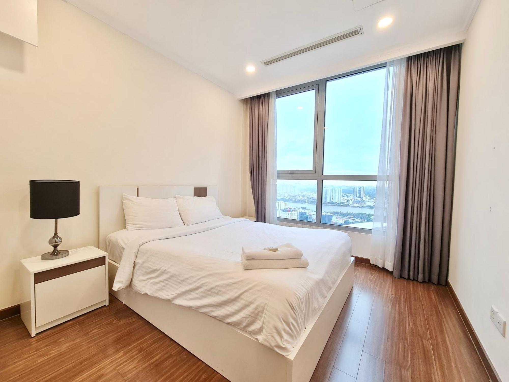 Apartment 2 Bed At Landmark Plus - Vinhomes