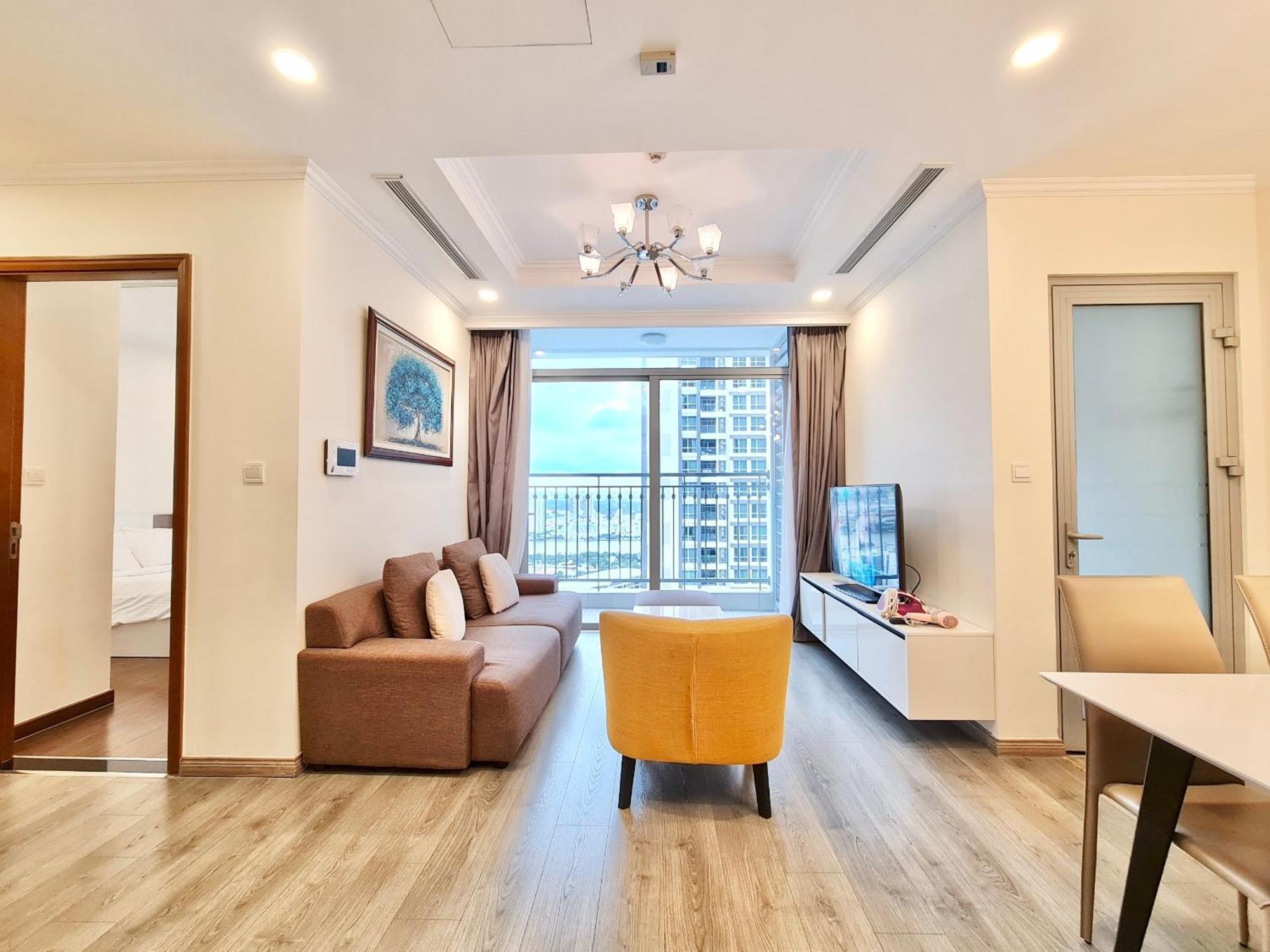 2 Bed At Landmark Plus - Vinhomes Apartment