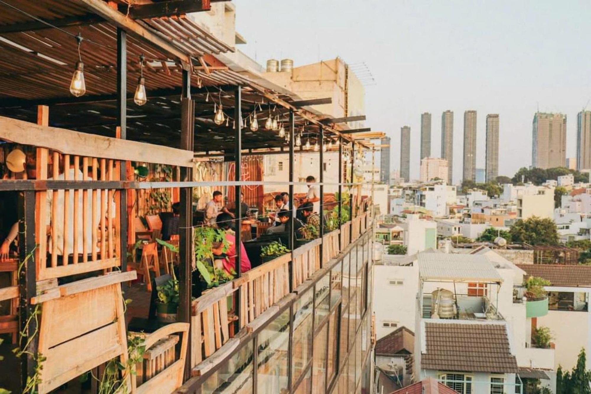 The Gk House: Eco-friendly Central With Rooftop Views *