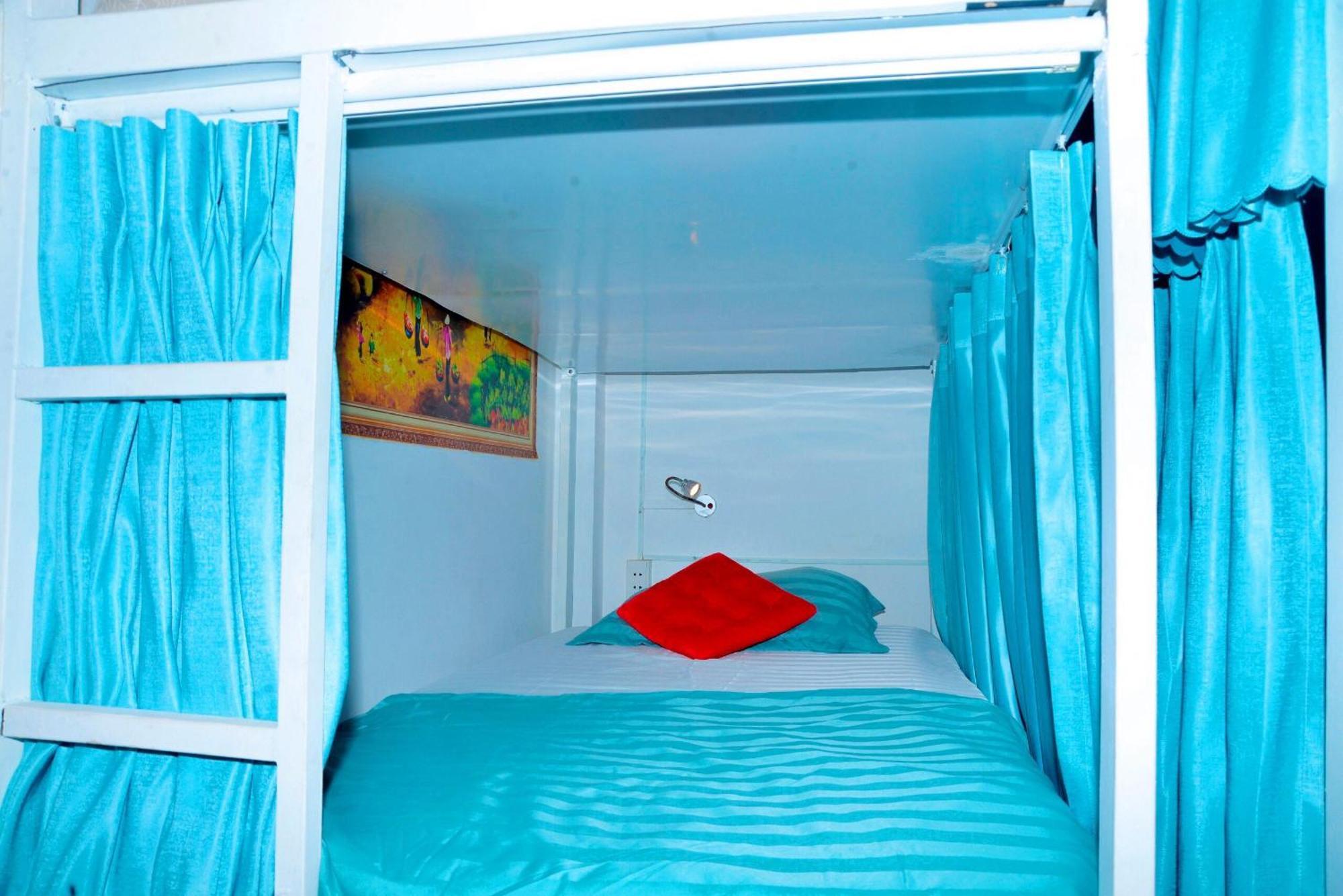 Capsule hotel Sawa *