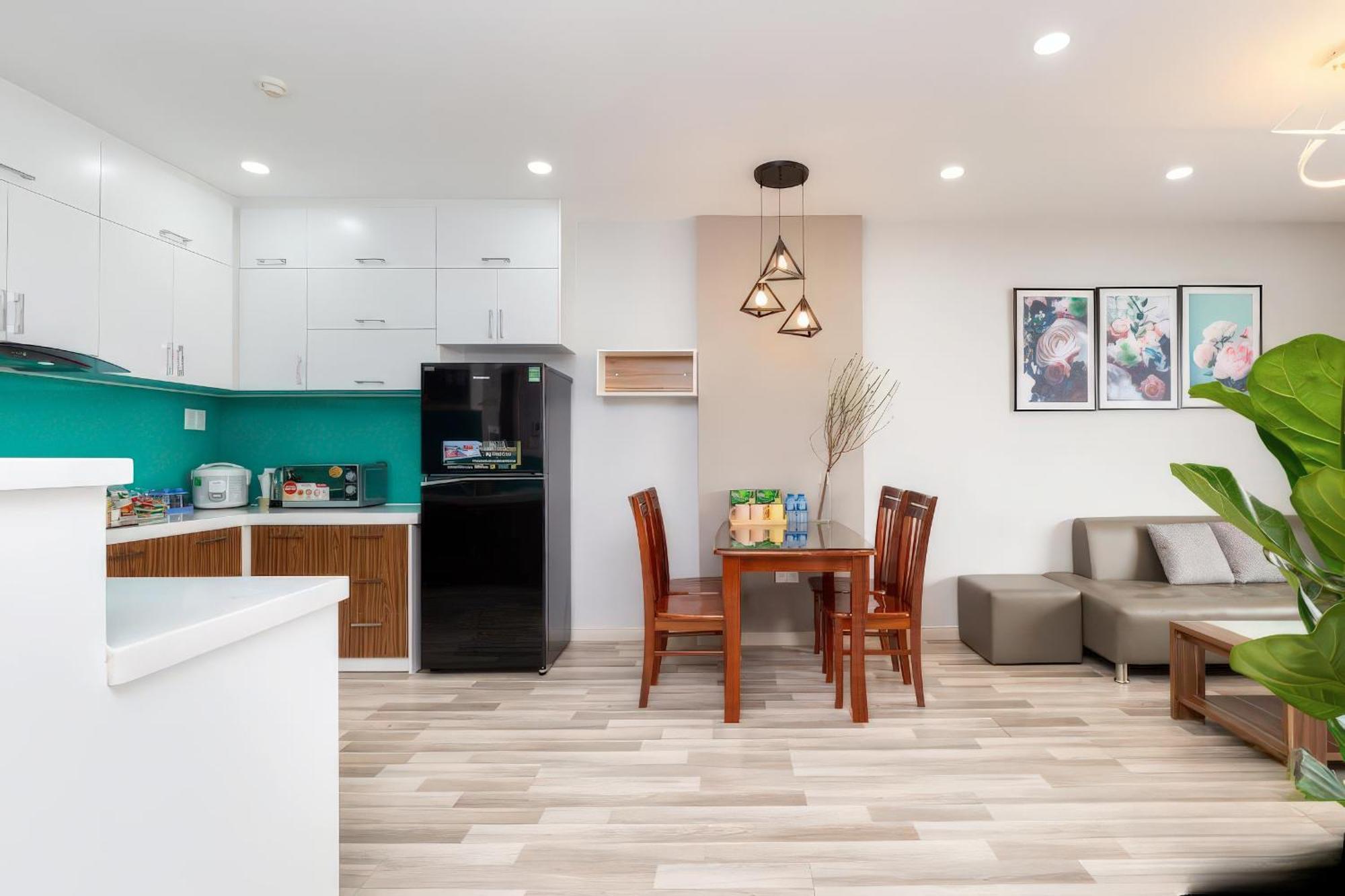 The Parkview - Very Close Tsn Airport Apartment