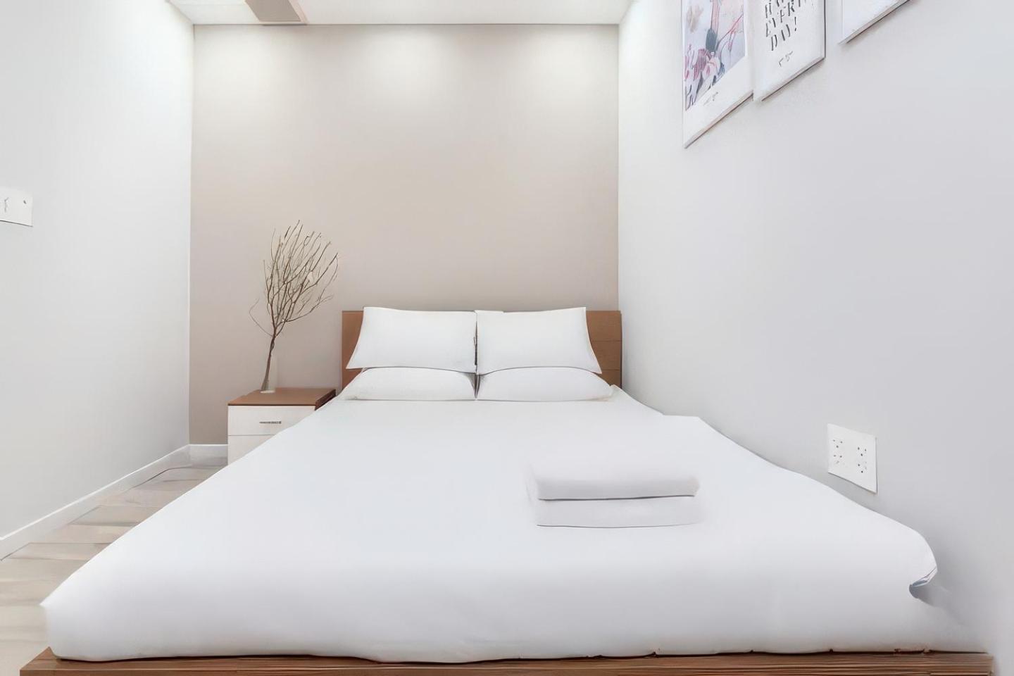 The Parkview - Very Close Tsn Airport Apartment