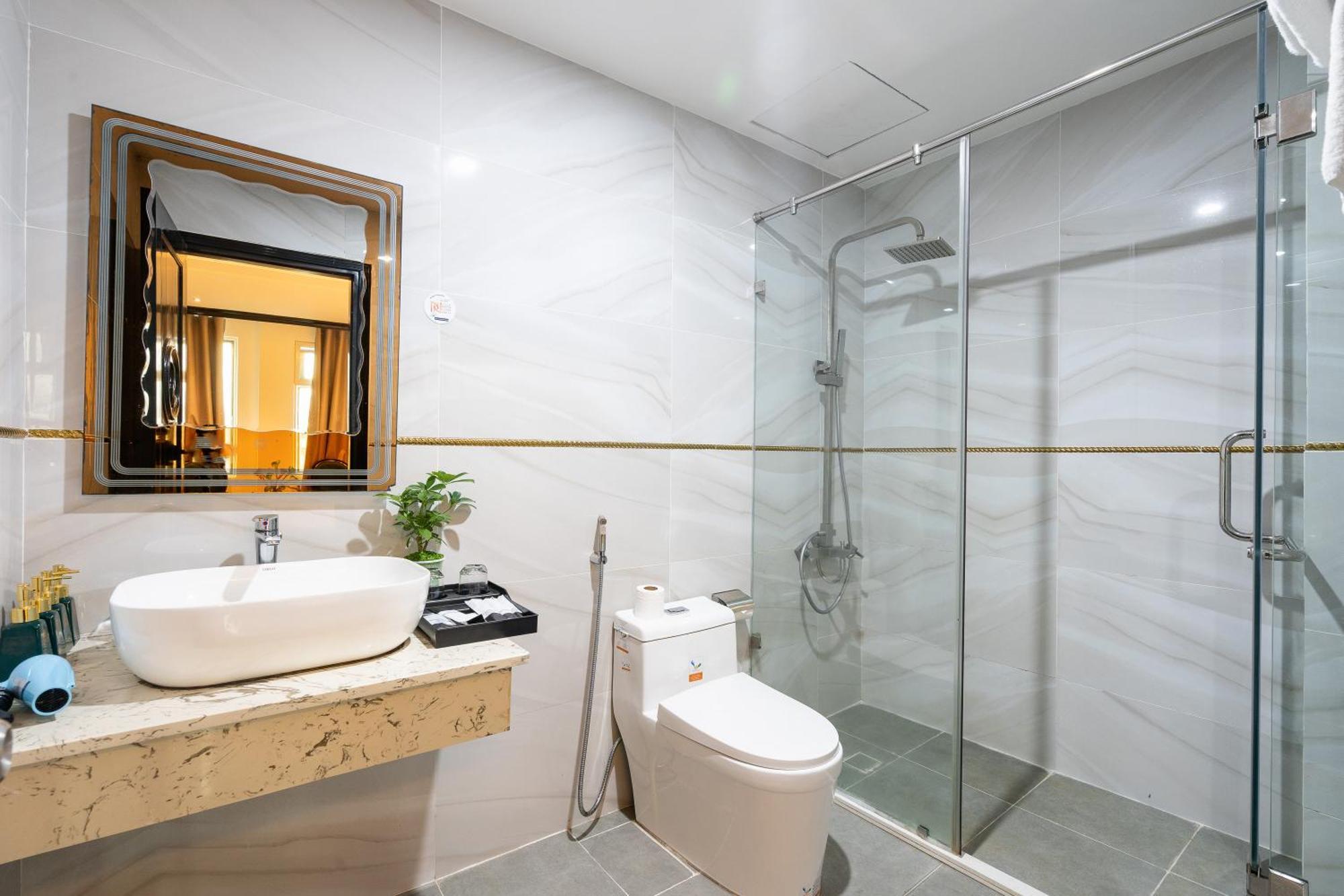 Nicecy Saigon 3*