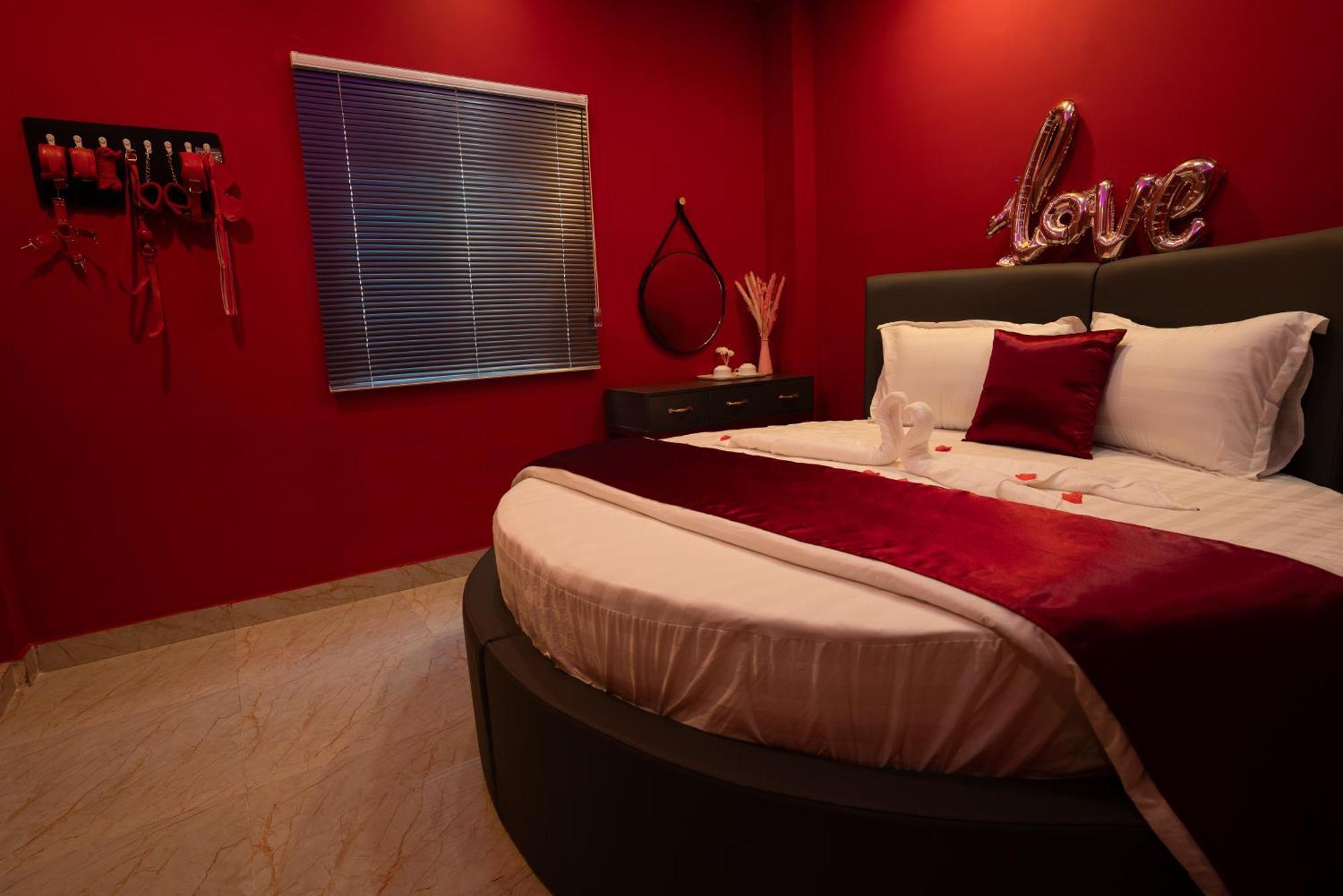Eros - Phan Huy Ich Hotel 2*